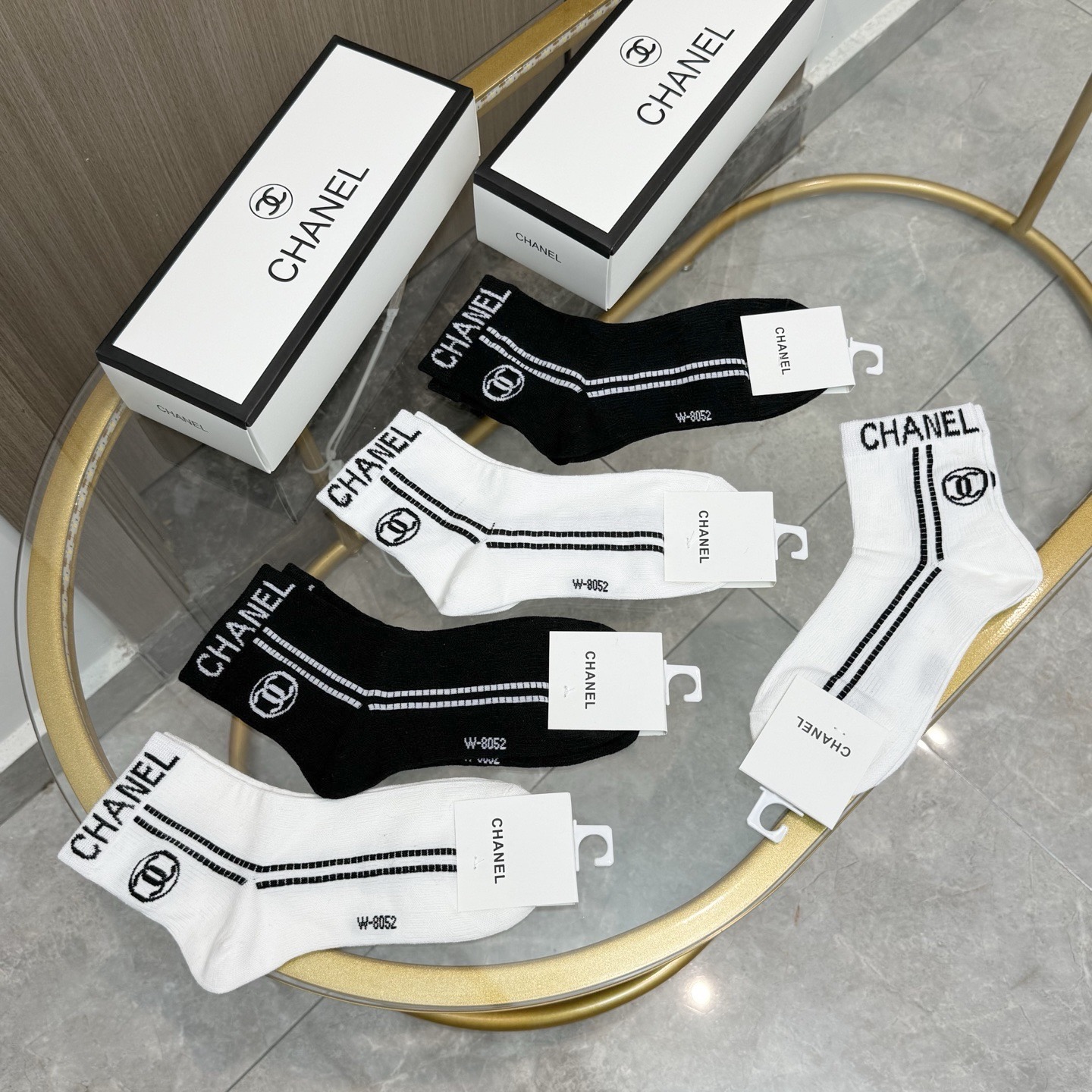 配包装【一盒五双】🌟Chanel 香奈儿 爆款卡中筒袜🌟高版本 ～好看到爆炸 欧美大牌中筒袜🔥🌟潮人必不