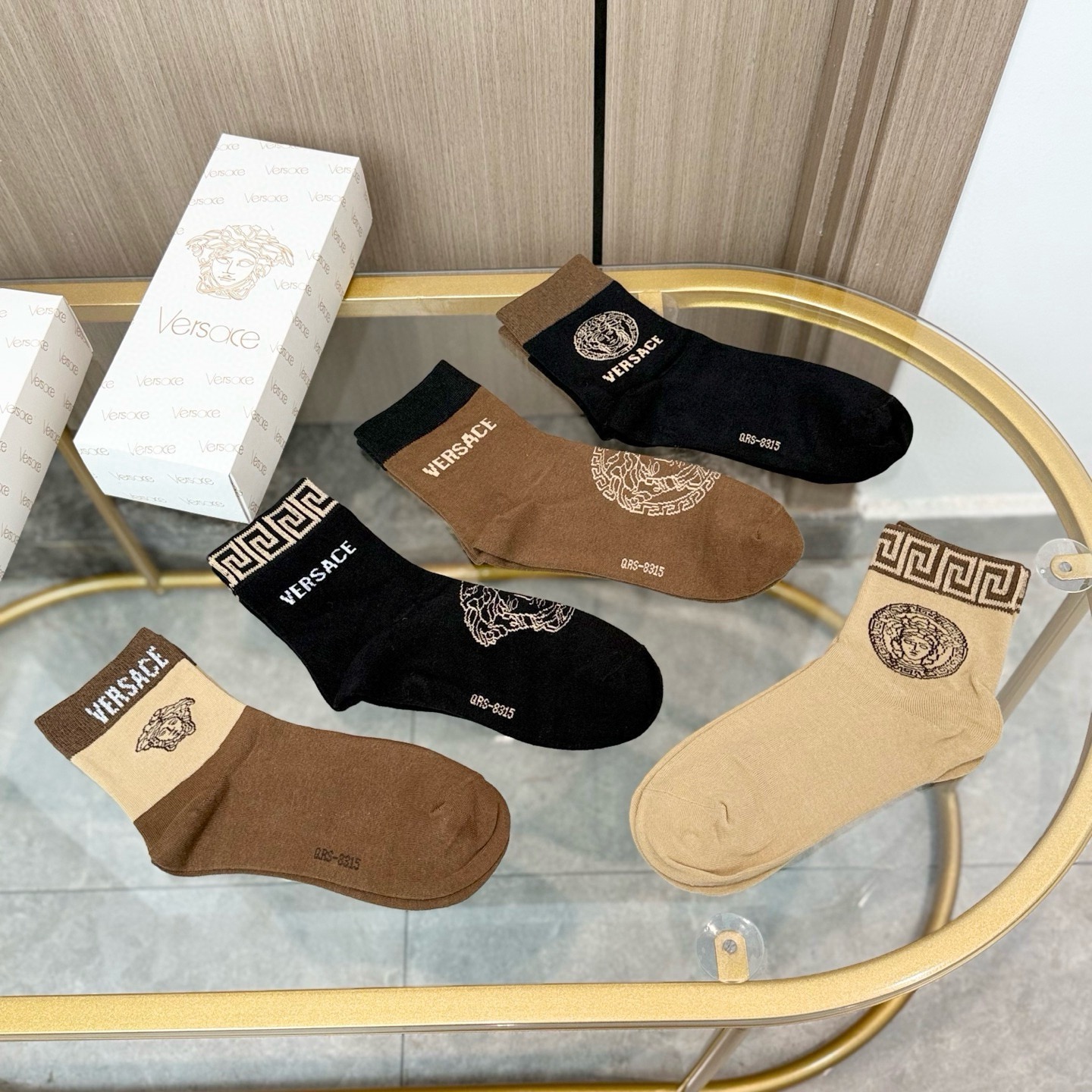 配包装【一盒五双】🌟欧美大牌 范思哲 好看到爆炸欧美大牌中筒袜🔥男款🌟潮人必不能少的专柜代购品质 短筒袜