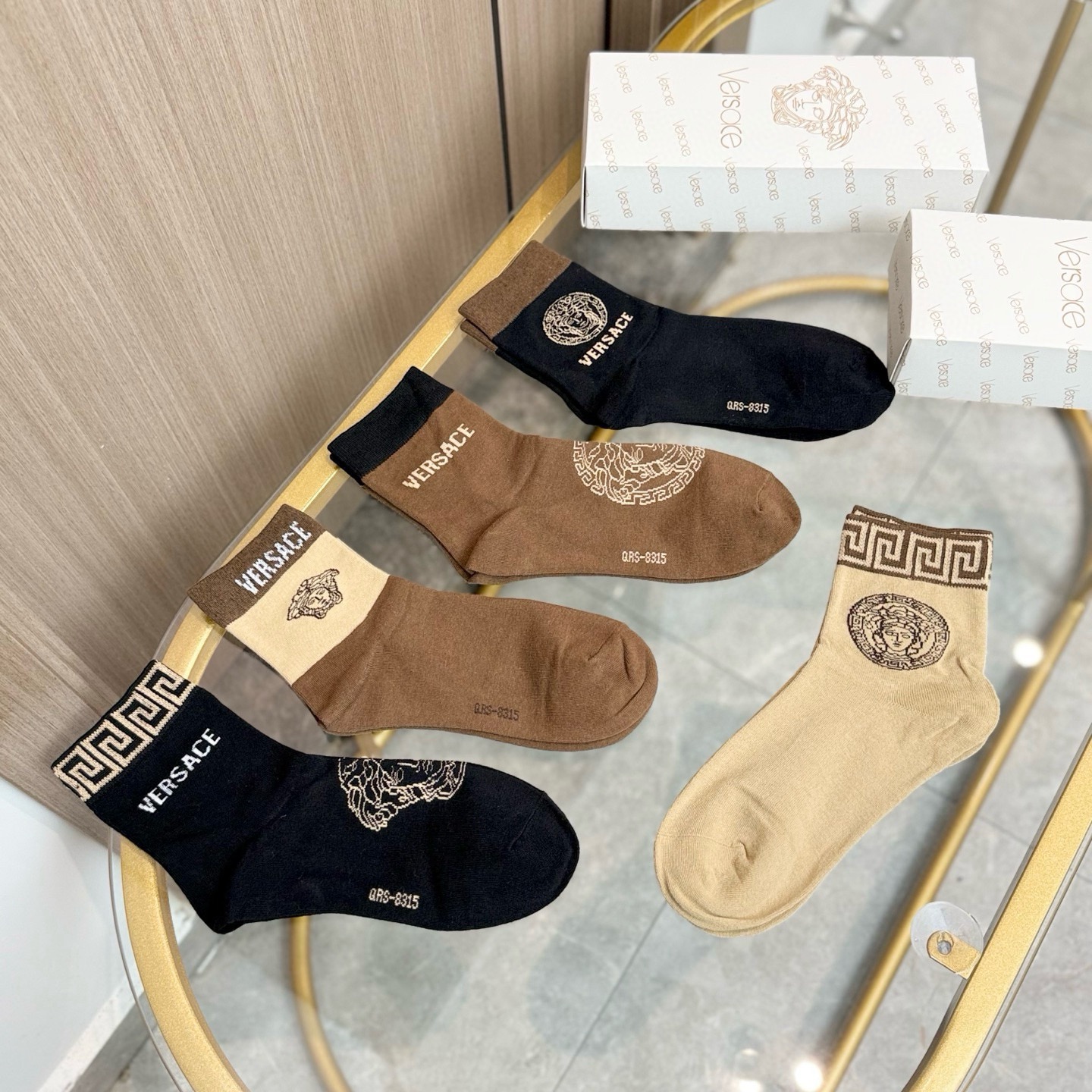 配包装【一盒五双】🌟欧美大牌 范思哲 好看到爆炸欧美大牌中筒袜🔥男款🌟潮人必不能少的专柜代购品质 短筒袜