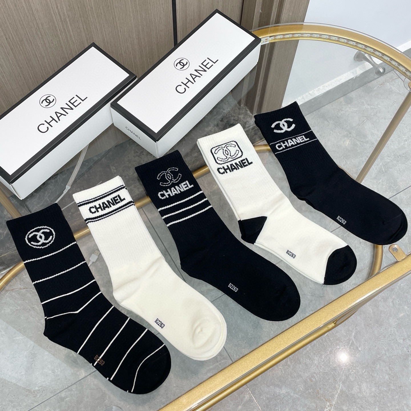 配包装【一盒五双】CHANEL · 香奈儿❗️高品质🔥超级爆款网红袜子❗️小香家官网同步字母中筒袜，in