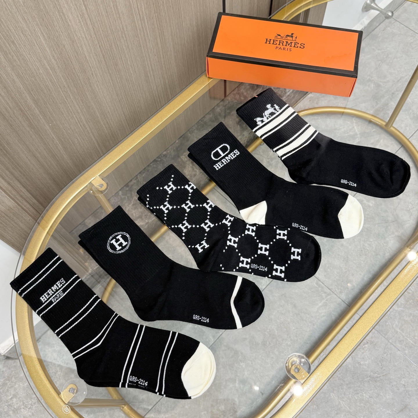 配包装 【一盒五双】HERMER · 爱马仕经典中筒袜子❗️纯棉面料，专柜同步上新，袜身提花H品牌字母全