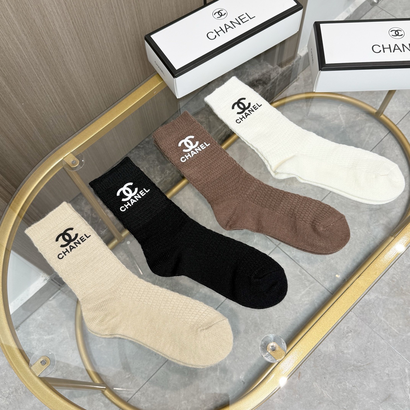 配包装【一盒四双】CHANEL 香奈儿高版本 ～好看到爆炸 CHANEL 袜子🔥粗针羊绒烫印中筒袜，超精