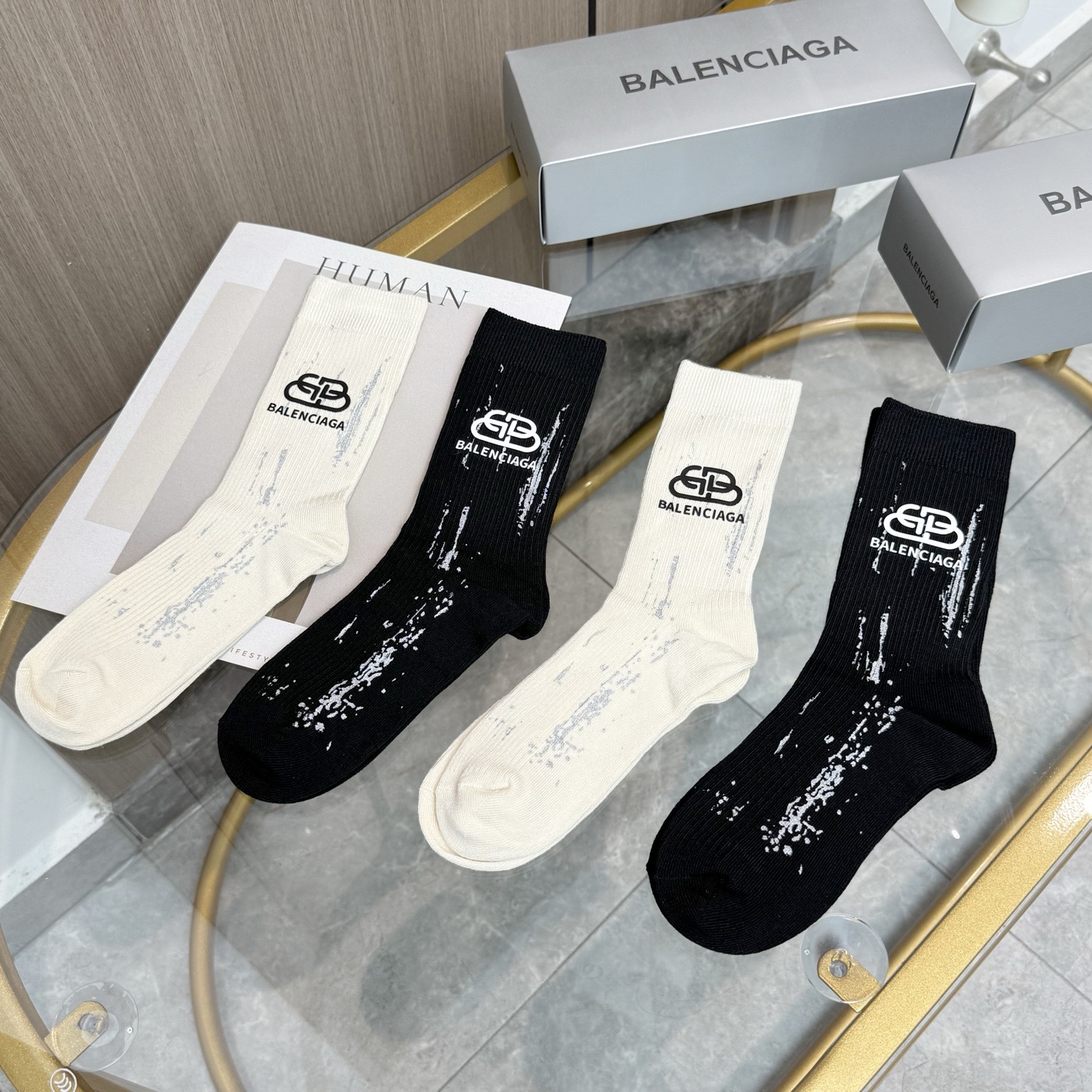 配包装【一盒四双】BALENCIAGA · 巴黎世家 ❗️超级爆款网红袜子 巴黎家官网同步硅胶字母小腿袜