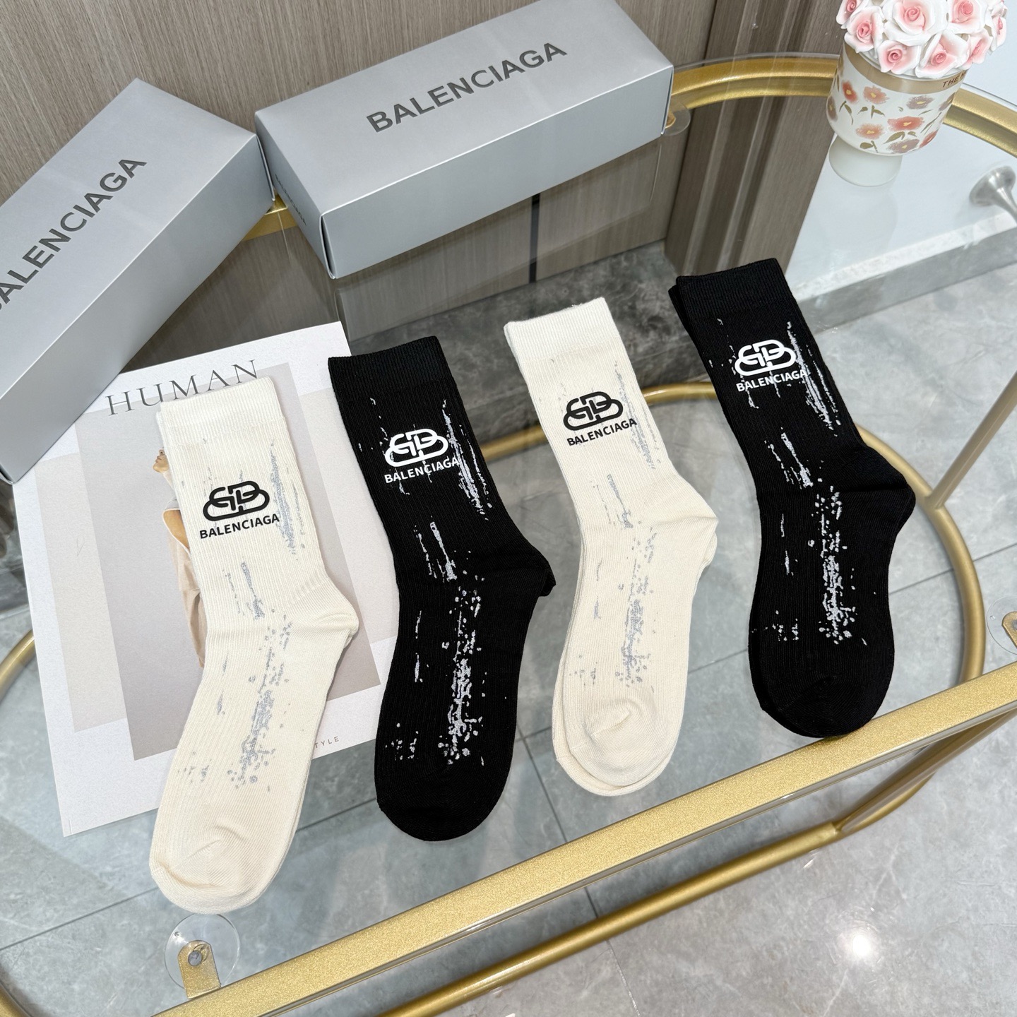 配包装【一盒四双】BALENCIAGA · 巴黎世家 ❗️超级爆款网红袜子 巴黎家官网同步硅胶字母小腿袜