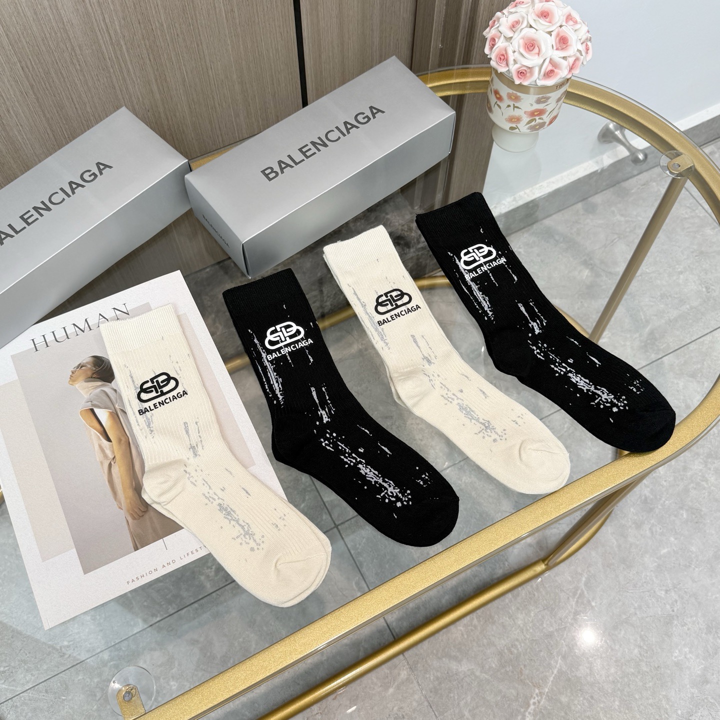 配包装【一盒四双】BALENCIAGA · 巴黎世家 ❗️超级爆款网红袜子 巴黎家官网同步硅胶字母小腿袜