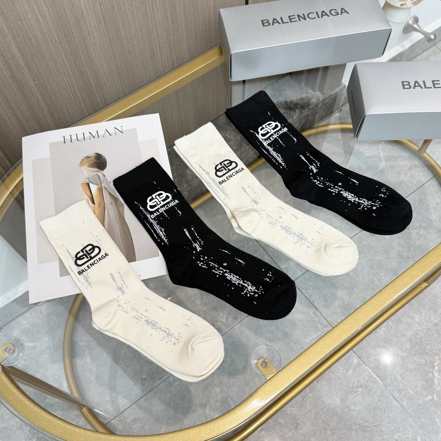 配包装【一盒四双】BALENCIAGA · 巴黎世家 ❗️超级爆款网红袜子 巴黎家官网同步硅胶字母小腿袜