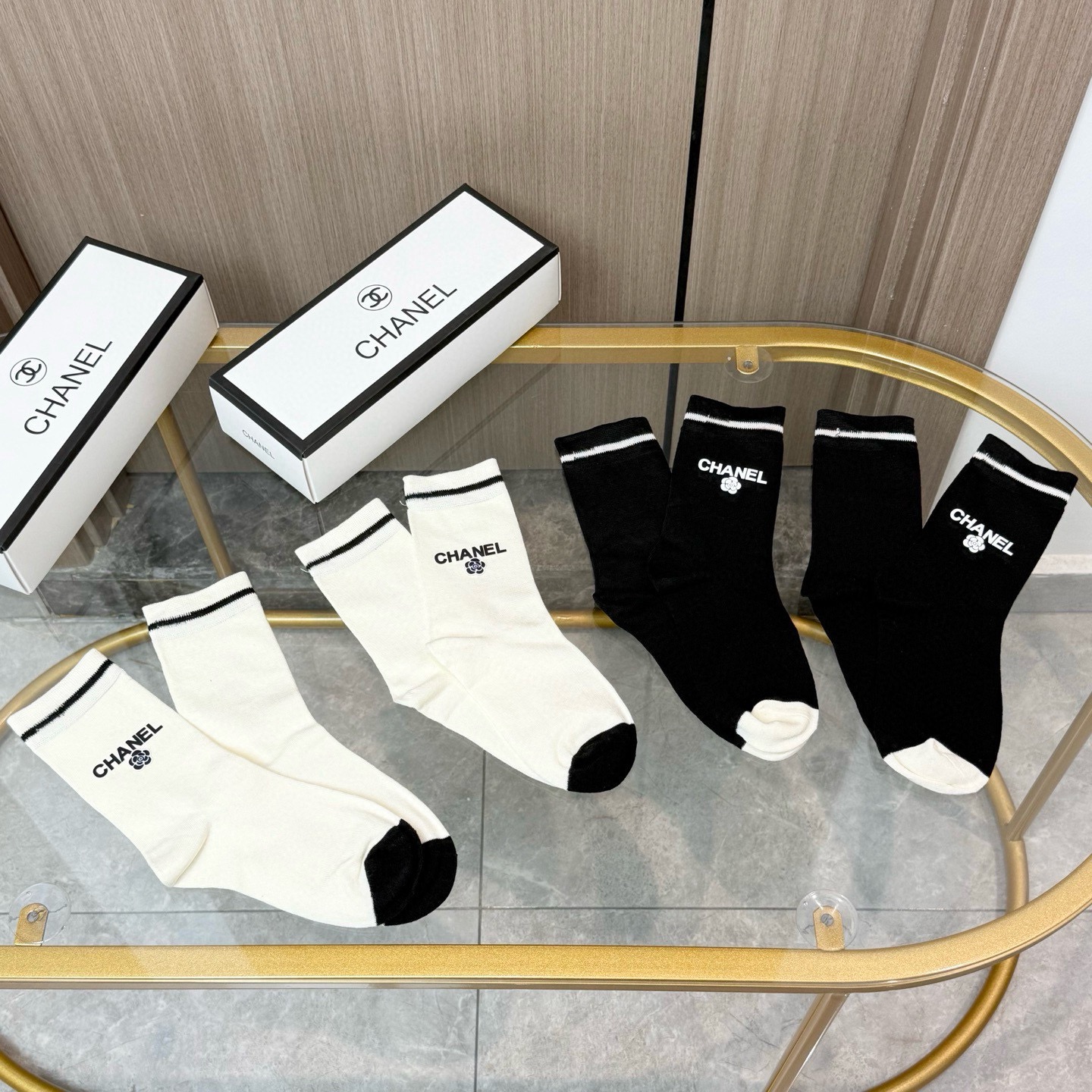 配包装【一盒四双】CHANEL · 香奈儿❗️高品质🔥超级爆款网红袜子❗️小香家官网同步字母中筒袜，in