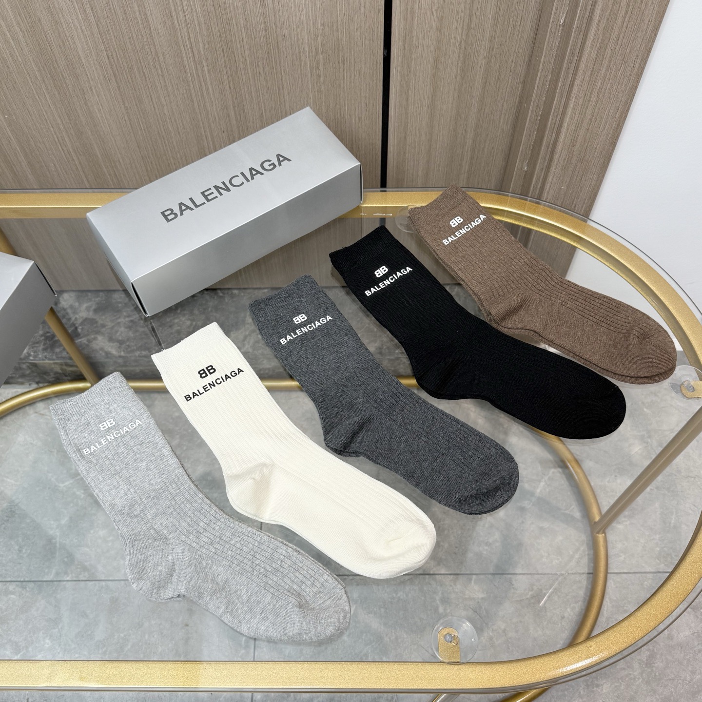 配包装【一盒五双】BALENCIAGA · 巴黎世家 ❗️超级爆款网红袜子 巴黎家官网同步硅胶字母小腿袜