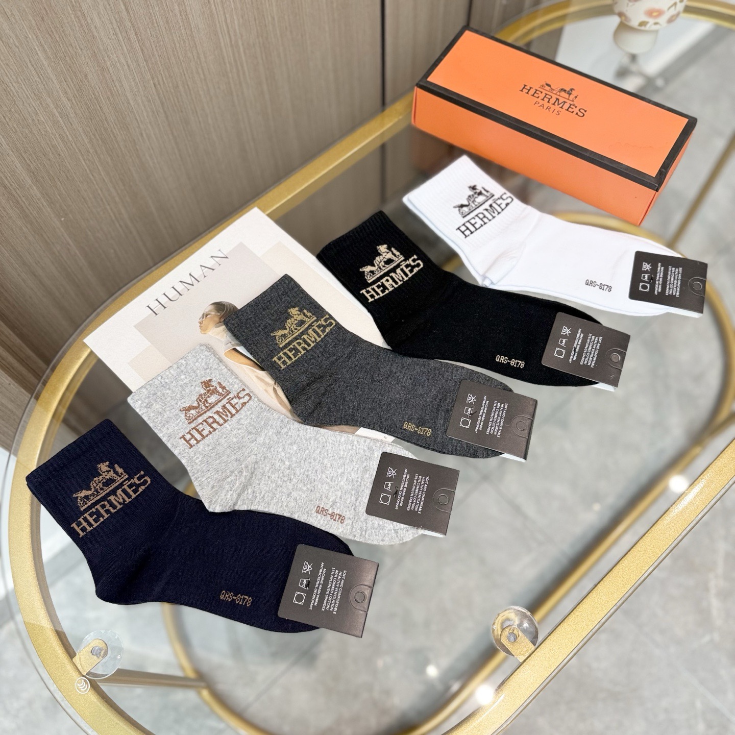 配包装 【一盒五双】HERMER · 爱马仕经典中筒袜子❗️纯棉面料，专柜同步上新，袜身提花H品牌字母全