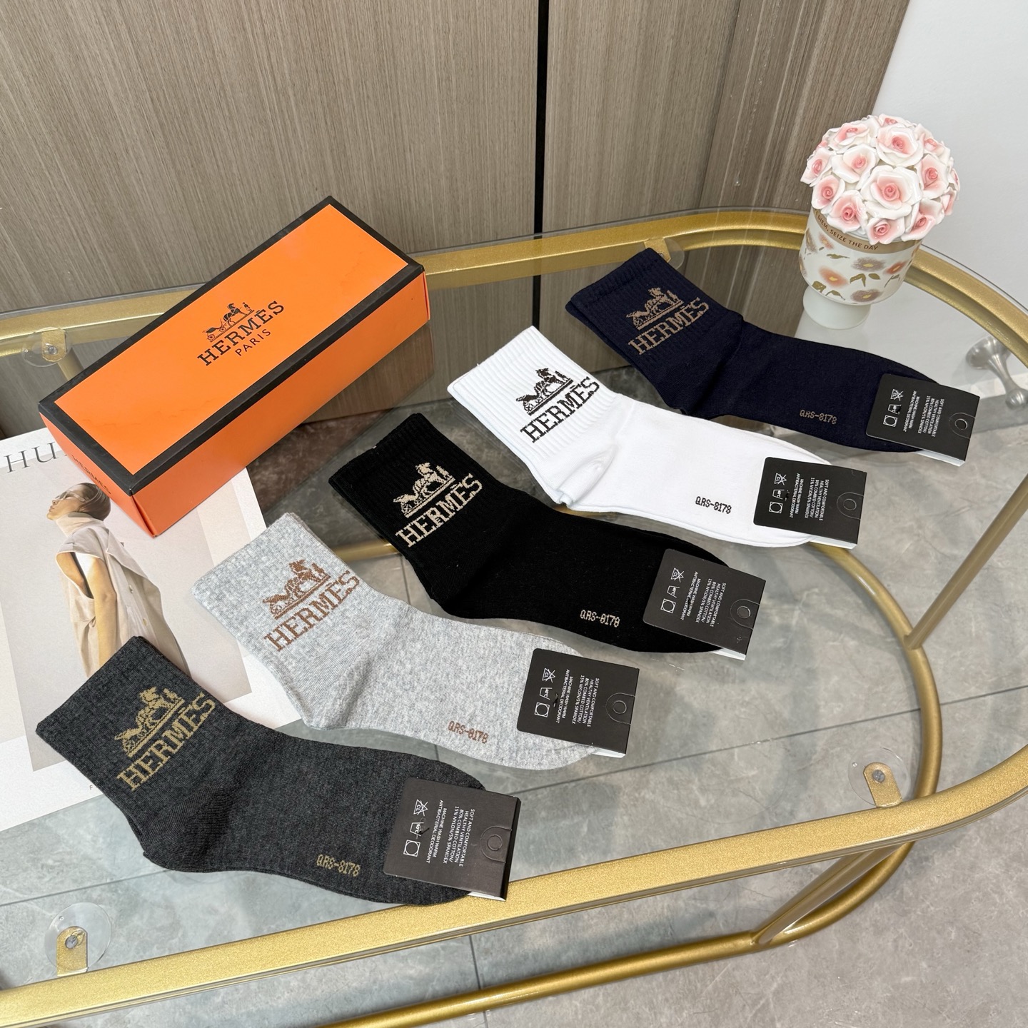 配包装 【一盒五双】HERMER · 爱马仕经典中筒袜子❗️纯棉面料，专柜同步上新，袜身提花H品牌字母全