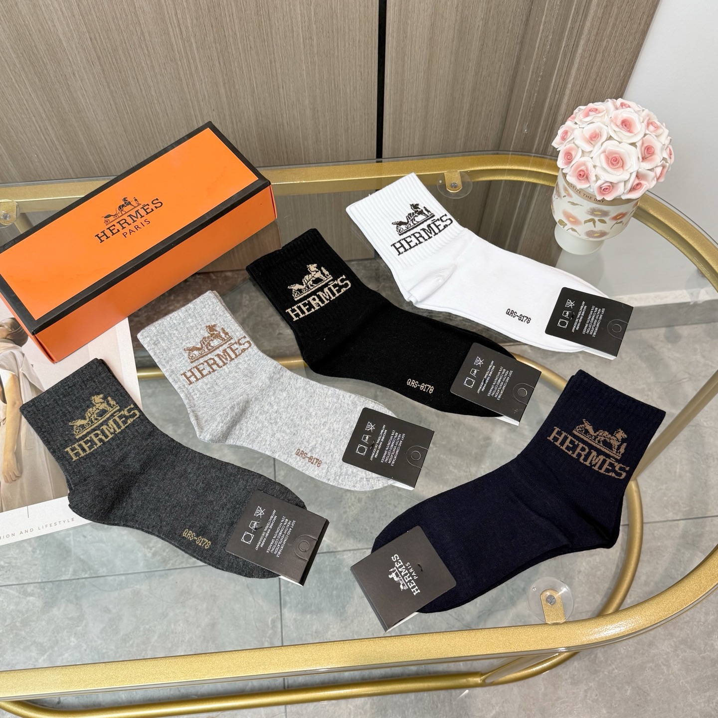 配包装 【一盒五双】HERMER · 爱马仕经典中筒袜子❗️纯棉面料，专柜同步上新，袜身提花H品牌字母全