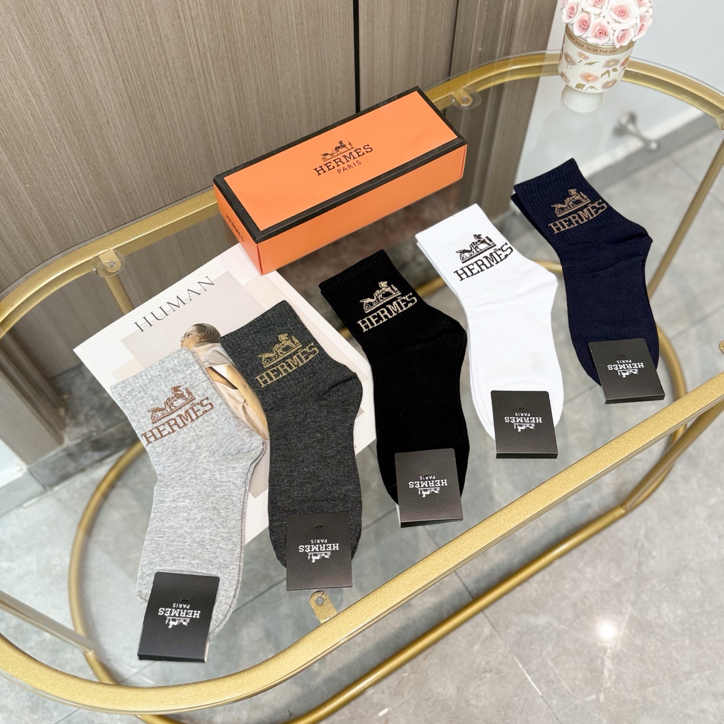 配包装 【一盒五双】HERMER · 爱马仕经典中筒袜子❗️纯棉面料，专柜同步上新，袜身提花H品牌字母全
