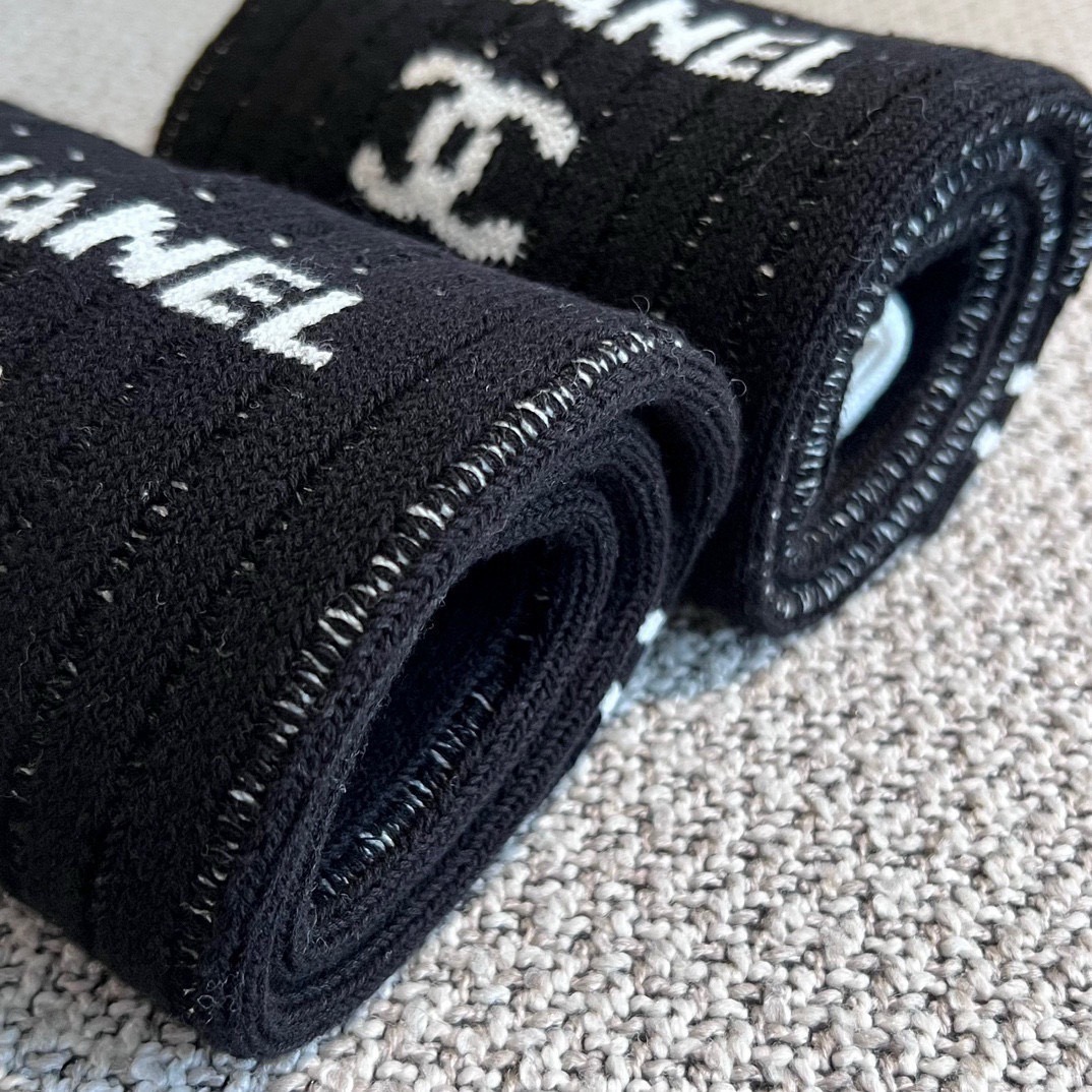 配包装【一盒一双】🆕Chane*24c早春新品 本季最火🔥爆款袜套🧦各大博主，时髦软妹人手一双😍😍穿搭必