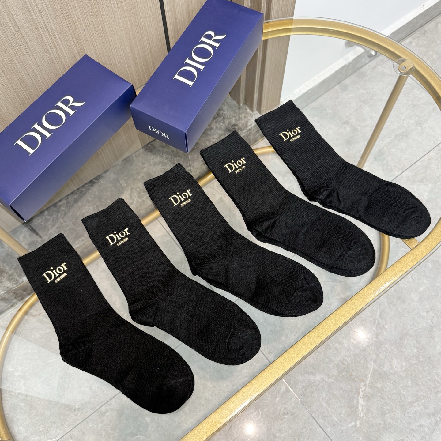 NO:659924,Comes with packaging [five pairs in a box] DIOR Dior high version ~ Look great. DIOR socks double-needle hot-printed cashmere mid-calf socks, super soft and waxy, a must-have for fashionistas. DIOR counter-purchased quality mid-calf socks, super stylish when paired together, super stylish~~ Recommended, recommended, recommended~~ A must-have fashionable item!  !  !  socks,socks,dior,dior,socks19860909配包装【一盒五双】DIOR 迪奥高版本 ～好看到爆炸 DIOR 袜子双针烫印羊绒中筒袜,超软糯潮人必不能少的 DIOR 专柜代购品质 中筒袜子 ,搭配起来超高逼格 时髦度爆表啊啊啊啊～～推荐推荐推荐～～必入时髦小单品！！！袜子,袜子,dior,dior,socks,accessory