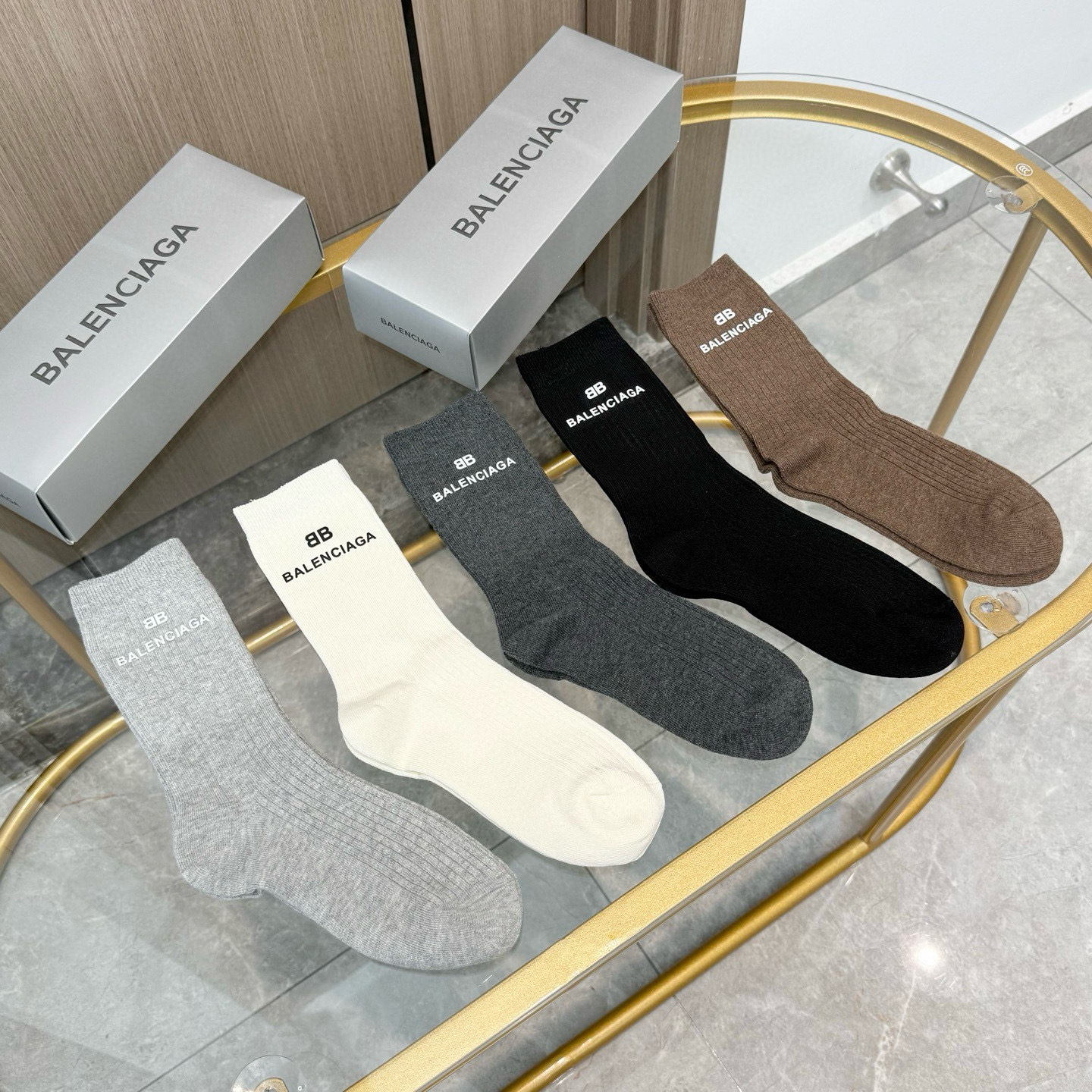 NO:676946,Comes with packaging [five pairs in a box] BALENCIAGA · Balenciaga super popular Internet celebrity socks, Balenciaga official website synchronized silicone letter calf socks, recommended by ins star Internet celebrities, extremely popular pure cotton material, light, soft and breathable, suitable for all seasons, European and American big-name street essential socks, stockings, socks, balenciaga, balenciaga, balenciaga, socks19860909配包装【一盒五双】BALENCIAGA · 巴黎世家 超级爆款网红袜子 巴黎家官网同步硅胶字母小腿袜,ins明星网红推荐火爆至极纯棉材质,轻薄柔软透气,四季通用,欧美大牌街头必备袜子,丝袜,袜子,balenciaga,balenciaga,balenciaga,socks,accessory