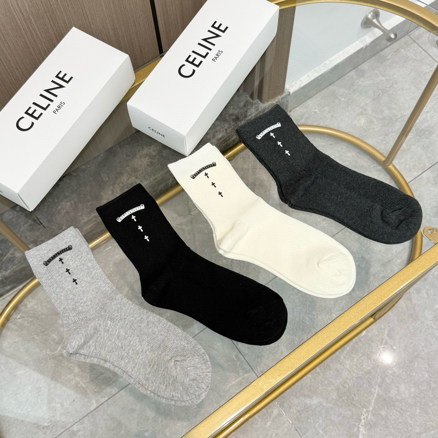 NO:677041,Comes with packaging [four pairs in a box] Croix Heart High Version ~ Look great. Croix Heart Socks double-needle hot-printed mid-calf socks, ultra-exquisite and fashionable, must-have Crow Heart socks. High-quality mid-calf socks purchased at the counter. They match with super high style. They are so fashionable~~ Recommended, recommended, recommended~~ A must-have fashionable item!  !  !  socks, stockings, socks, chrome hearts, socks19860909配包装【一盒四双】克罗心高版本 ～好看到爆炸 克罗心袜子双针烫印中筒袜,超精致潮人必不能少的克罗心 专柜代购品质 中筒袜子 ,搭配起来超高逼格 时髦度爆表啊啊啊啊～～推荐推荐推荐～～必入时髦小单品！！！袜子,丝袜,袜子,chrome hearts,socks,accessory