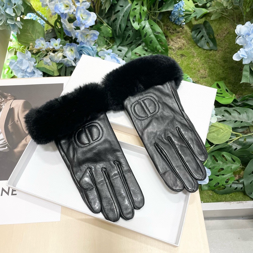 NO:701905,Comes with packaging for women's Dior DIDR new autumn and winter lazy rabbit fur CD sheepskin embroidered gloves with mobile phone touch screen. It is worth comparing the same model with different qualities to quickly kill the poor products in the market. Imported first-grade sheepskin lazy rabbit fur is lined with velvet. It is a classic and timeless style. If you like it, you can buy it. If you use it this year, you can still use it next year. [Happy] [Happy] [Happy] One-size-fits-all gloves, gloves, dior, sheepskin, gloves19860909配包装女款迪奥DIDR新款秋冬懒兔毛CD羊皮刺绣手套手机触屏,值得对比同款不同品质,秒杀市场差产品,进口一级羊皮懒兔毛内里加绒 经典不过时款.喜欢可以入手了,这种品质的今年用了明年还能用 [愉快][愉快][愉快]码数均码手套,手套,dior,sheepskin,gloves,accessory