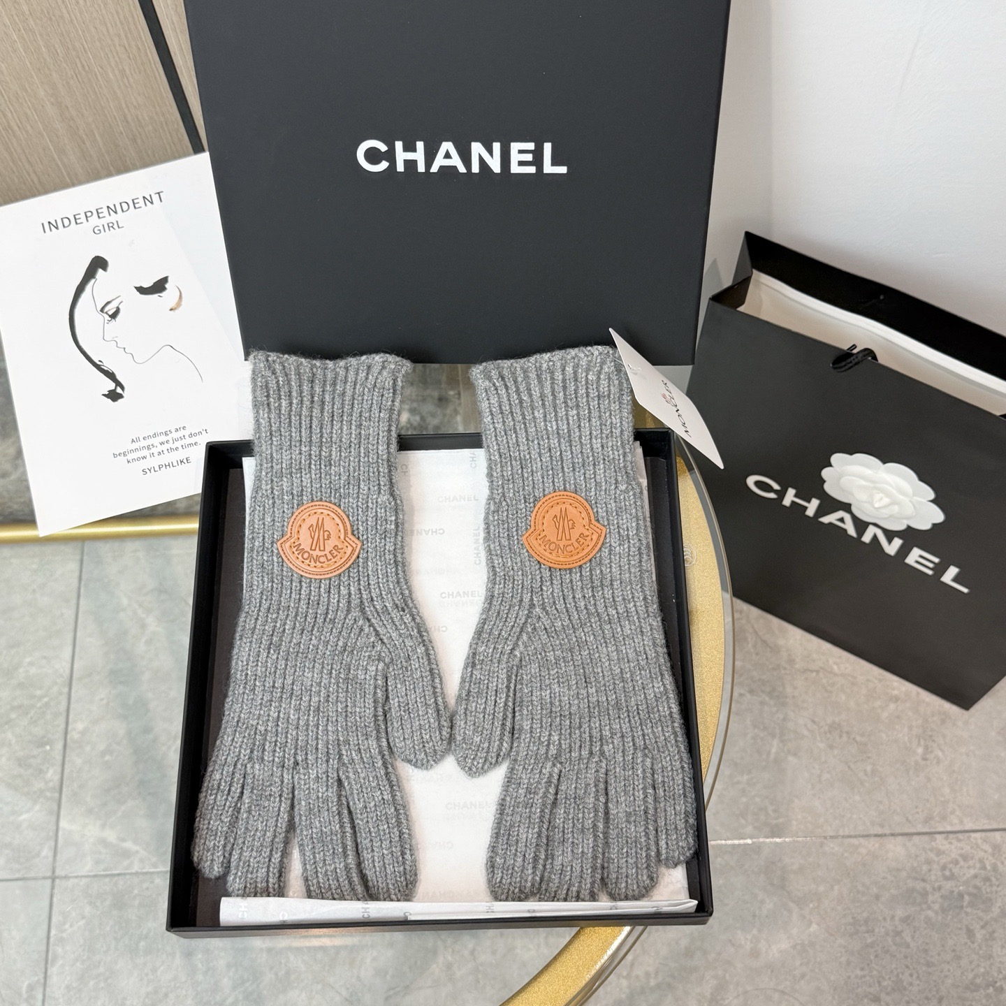 NO:701909,Comes with packaging [one pair in one box] MONCLER · Meng Mouth Super Popular Internet Celebrity Gloves M Home Official Website Synchronized Logo Letters Knitted Warm Gloves, recommended by ins star Internet celebrities, extremely popular wool material, warm, soft and comfortable, European and American big-name street essential gloves, gloves, Moncler, gloves19860909配包装【一盒一双】MONCLER · 蒙口超级爆款网红手套M家官网同步logo字母针织保暖手套,ins明星网红推荐火爆至极羊毛材质,保暖柔软舒适,欧美大牌街头必备手套,手套,Moncler,gloves,accessory