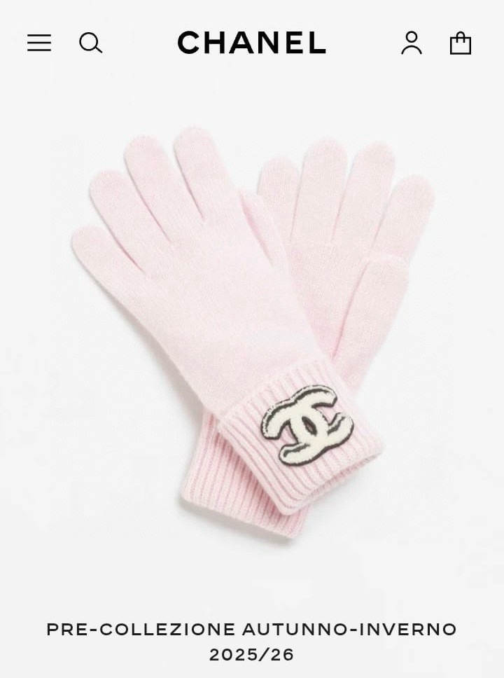 NO:701911,With packaging, the popular CHANEL autumn and winter wool knitted gloves solid color series are popular this autumn and winter. Every color is super beautiful. It looks great with a cashmere coat. Three-dimensional tailoring. Smooth lines. Comfortable to wear. Fashion design is very versatile. Fits the hand. One size fits all. Gloves, gloves, chanel, chanel, gloves19860909配包装 爆款 CHANEL香奈儿秋冬羊毛针织手套纯色系列今年秋冬大火每色都超好看 搭配羊绒大衣绝美 立体版型剪裁 线条流畅 佩戴舒适 时尚设计非常百搭 贴合手型 尺码均码 手套,手套,chanel,chanel,gloves,accessory