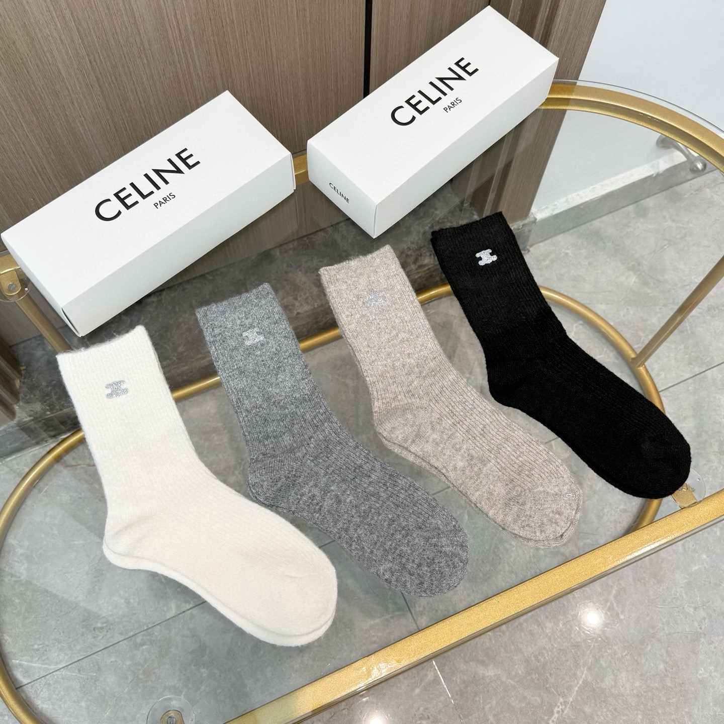 NO:702221,Comes with packaging [four pairs in a box] CELINE Celine high-end version ~ Look great. CELINE socks hot-printed cashmere mid-calf socks, super soft and waxy, a must-have for fashionistas. CELINE counter-purchased high-quality mid-calf socks, which are super stylish when paired together. They are so fashionable~~ Recommended, recommended, recommended~~ A must-have fashionable item!  !  !  socks, stockings, socks, celine, celine, socks19860909配包装【一盒四双】CELINE 赛琳高版本 ～好看到爆炸 CELINE 袜子烫印羊绒中筒袜,超软糯潮人必不能少的 CELINE 专柜代购品质 中筒袜子 ,搭配起来超高逼格 时髦度爆表啊啊啊啊～～推荐推荐推荐～～必入时髦小单品！！！袜子,丝袜,袜子,celine,celine,socks,accessory