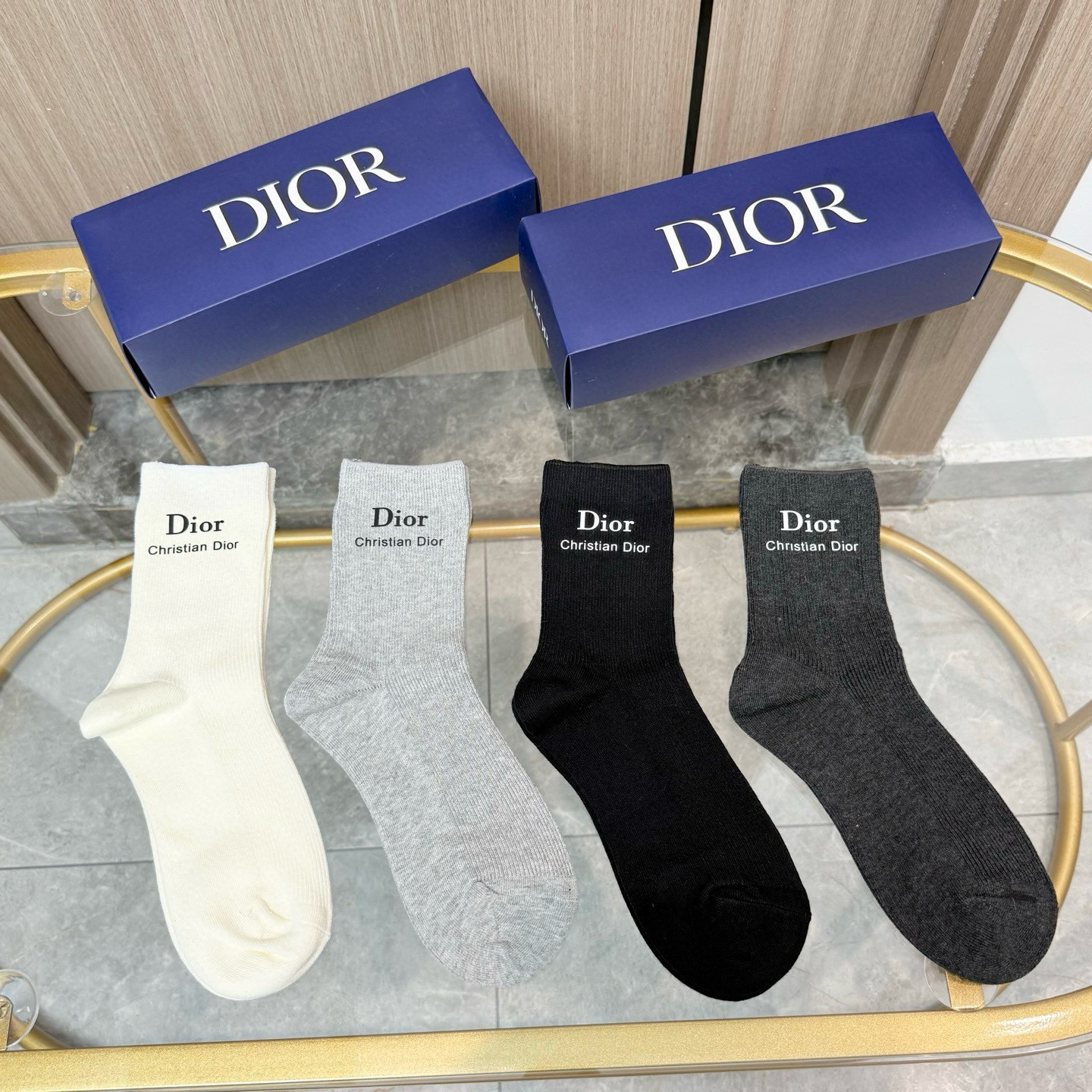 NO:718960,Comes with packaging [four pairs in a box] DIOR Dior high version ~ Look great. Dior socks are double-needle hot-printed mid-calf socks. Super soft and waxy, a must-have for fashionistas. Dior counter-purchased high-quality mid-calf socks. They are super stylish when paired together. They are so fashionable~~ Recommended, recommended, recommended~~ A must-have fashionable item!  !  !  socks, stockings, socks, dior, dior, socks19860909配包装【一盒四双】DIOR 迪奥高版本 ～好看到爆炸 Dior 袜子双针烫印中筒袜,超软糯潮人必不能少的 Dior 专柜代购品质 中筒袜子 ,搭配起来超高逼格 时髦度爆表啊啊啊啊～～推荐推荐推荐～～必入时髦小单品！！！袜子,丝袜,袜子,dior,dior,socks,accessory