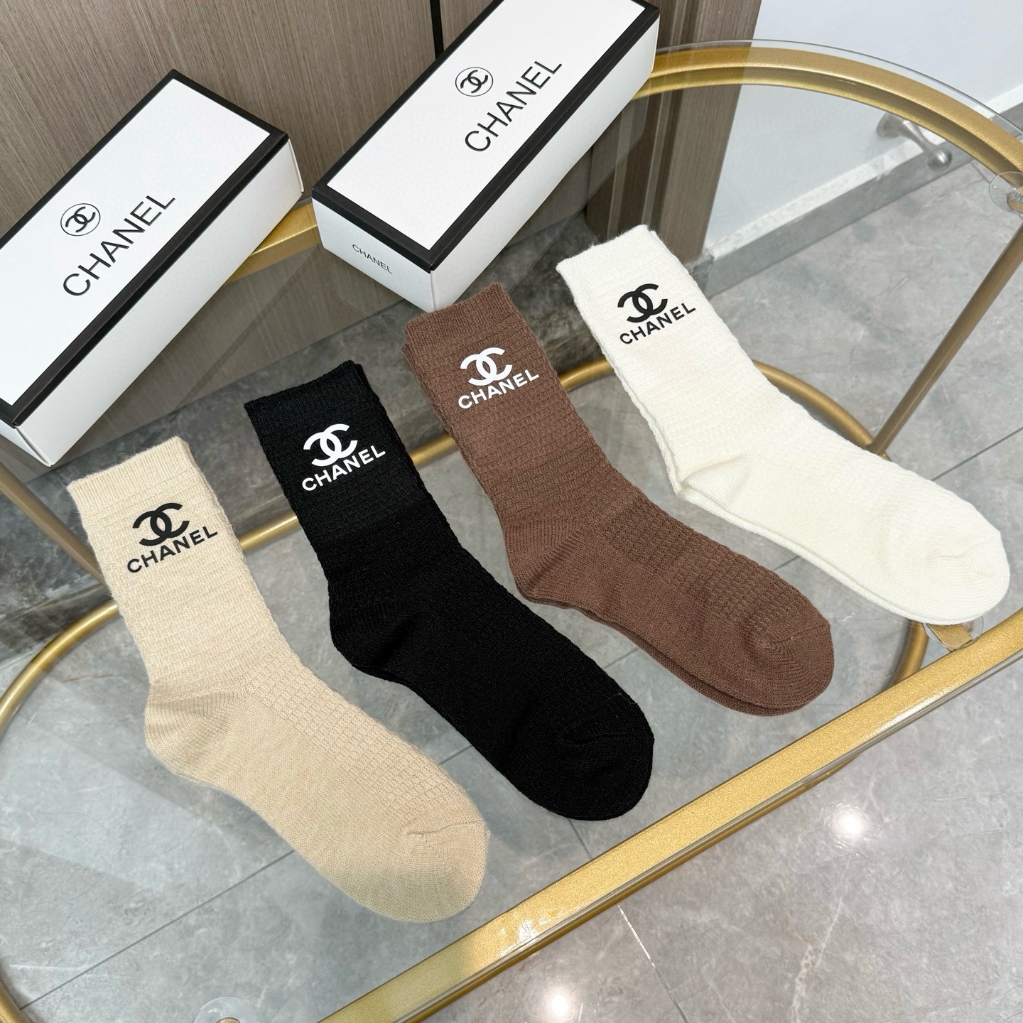 NO:718887,Comes with packaging [four pairs in a box] CHANEL Chanel high-end version ~ Look great. CHANEL socks, thick-needle cashmere hot-printed mid-calf socks, ultra-exquisite and fashionable, must-have high-quality mid-calf socks purchased at CHANEL counters. They match with super high style and are so fashionable~~ Recommended, recommended, recommended~~ A must-have fashionable item!  !  !  socks, stockings, socks, chanel, chanel, socks19860909配包装【一盒四双】CHANEL 香奈儿高版本 ～好看到爆炸 CHANEL 袜子粗针羊绒烫印中筒袜,超精致潮人必不能少的 CHANEL 专柜代购品质 中筒袜子 ,搭配起来超高逼格 时髦度爆表啊啊啊啊～～推荐推荐推荐～～必入时髦小单品！！！袜子,丝袜,袜子,chanel,chanel,socks,accessory