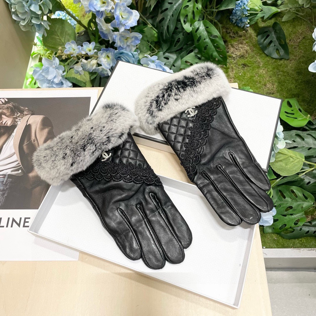 NO:718611,Comes with packaging of Chanel Chanel Autumn and Winter Double C Lazy Rabbit Sheepskin Gloves for mobile phones. It is worth comparing different qualities of the same model. It can quickly kill the poor products in the market. Imported first-grade sheepskin lazy rabbit fur is lined with velvet. It is a classic and timeless style. If you like it, you can buy it. This kind of quality can be used this year and next year. [Happy][Happy][Happy] Size One-size-fits-all gloves, gloves, chanel, chanel, sheepskin, gloves19860909配包装女款Chanel 香奈儿秋冬双C懒兔毛羊皮手套手机触屏,值得对比同款不同品质,秒杀市场差产品,进口一级羊皮懒兔毛内里加绒 经典不过时款.喜欢可以入手了,这种品质的今年用了明年还能用 [愉快][愉快][愉快]码数 均码手套,手套,chanel,chanel,sheepskin,gloves,accessory