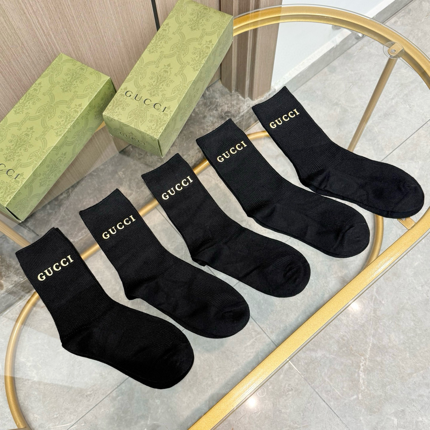 NO:719354,Comes with packaging [five pairs in a box] GUCCI Gucci high version ~ Look great. GUCCI double-needle hot-printed cashmere mid-calf socks, super soft and glutinous. GUCCI counter-purchased high-quality mid-calf socks that are indispensable for fashionistas. They match with super high-end styles and are so fashionable~~ Recommended, recommended, recommended~~ A must-have fashionable item!  !  !  socks, stockings, socks, gucci, socks19860909配包装【一盒五双】GUCCI 古奇高版本 ～好看到爆炸 GUCCI 袜子双针烫印羊绒中筒袜,超软糯潮人必不能少的 GUCCI 专柜代购品质 中筒袜子 ,搭配起来超高逼格 时髦度爆表啊啊啊啊～～推荐推荐推荐～～必入时髦小单品！！！袜子,丝袜,袜子,gucci,socks,accessory