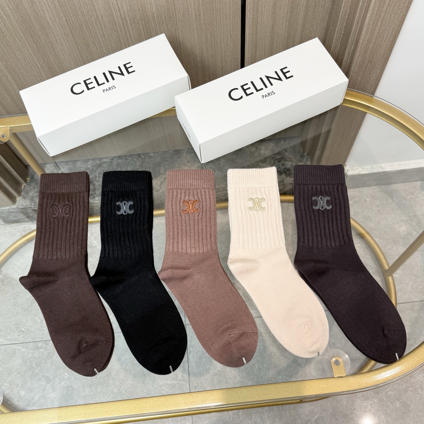 NO:719342,Comes with packaging [five pairs in a box] CELINE · Celine high-quality super popular internet celebrity embroidered cashmere socks ce home official website synchronously embroidered letters cashmere mid-tube socks, recommended by ins stars and internet celebrities, extremely popular pure cotton material, light, soft and breathable, European and American big-name street essential socks, stockings, socks, celine, celine, socks19860909配包装【一盒五双】CELINE · 赛琳高品质超级爆款网红刺绣羊绒袜子ce家官网同步刺绣字母羊绒中筒袜,ins明星网红推荐火爆至极纯棉材质,轻薄柔软透气,欧美大牌街头必备袜子,丝袜,袜子,celine,celine,socks,accessory