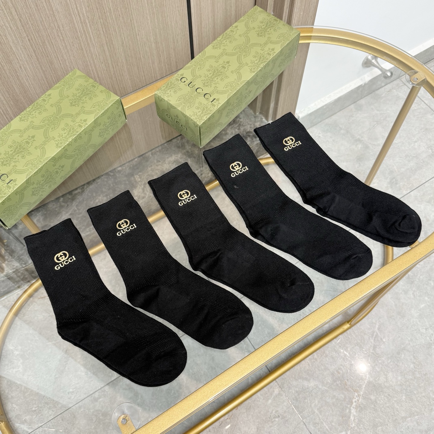 NO:766883,Comes with packaging [five pairs in a box] GUCCI Gucci high version ~ Look great. GUCCI double-needle hot-printed cashmere mid-calf socks, super soft and glutinous. GUCCI counter-purchased high-quality mid-calf socks that are indispensable for fashionistas. They match with super high-end styles and are so fashionable~~ Recommended, recommended, recommended~~ A must-have fashionable item!  !  !  socks, stockings, socks, gucci, socks19860909配包装【一盒五双】GUCCI 古奇高版本 ～好看到爆炸 GUCCI 袜子双针烫印羊绒中筒袜,超软糯潮人必不能少的 GUCCI 专柜代购品质 中筒袜子 ,搭配起来超高逼格 时髦度爆表啊啊啊啊～～推荐推荐推荐～～必入时髦小单品！！！袜子,丝袜,袜子,gucci,socks,accessory