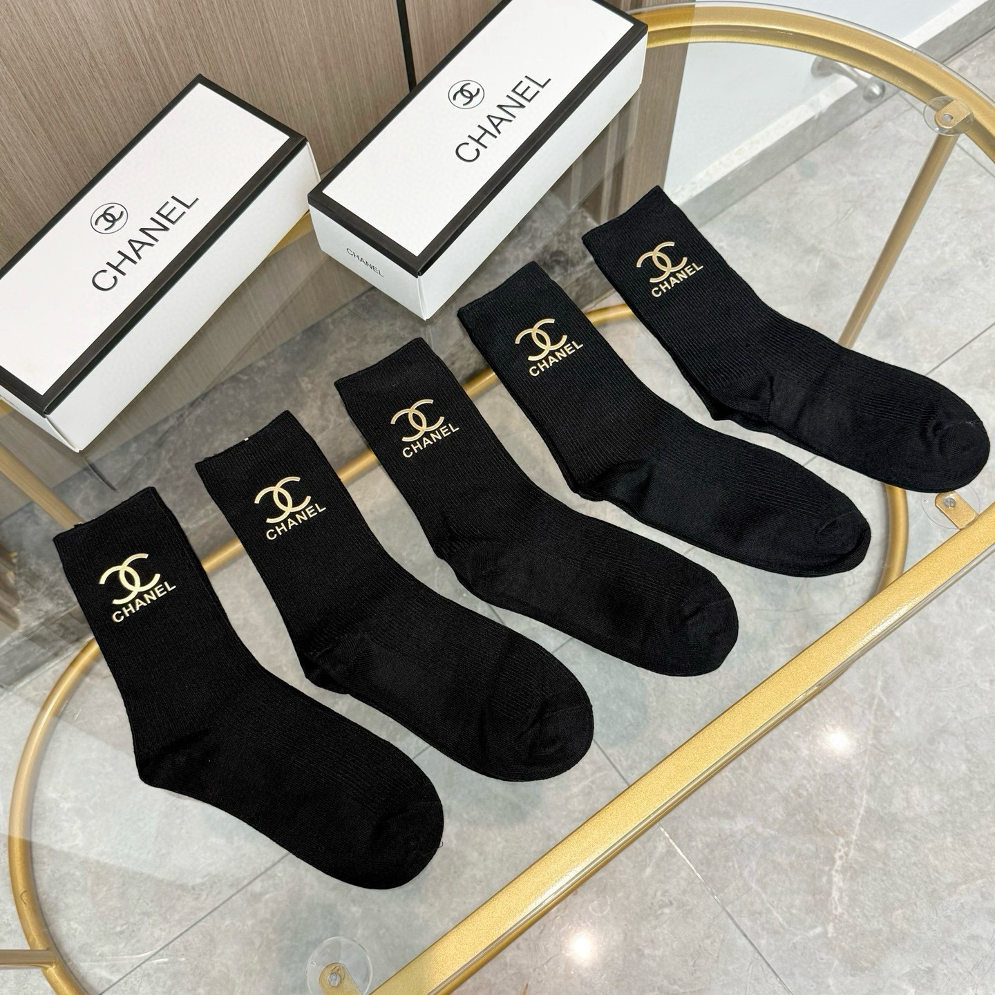 NO:766986,Comes with packaging [five pairs in a box] CHANEL Chanel high version ~ It looks so good. CHANEL socks double-needle hot-printed cashmere mid-calf socks, super soft and waxy, a must-have for fashionistas. CHANEL counter-purchased high-quality mid-calf socks, which are super stylish when paired with them. They are so fashionable~~ Recommended, recommended, recommended~~ A must-have fashionable item!  !  !  socks, stockings, socks, chanel, chanel, socks19860909配包装【一盒五双】CHANEL 香奈儿高版本 ～好看到爆炸 CHANEL 袜子双针烫印羊绒中筒袜,超软糯潮人必不能少的 CHANEL 专柜代购品质 中筒袜子 ,搭配起来超高逼格 时髦度爆表啊啊啊啊～～推荐推荐推荐～～必入时髦小单品！！！袜子,丝袜,袜子,chanel,chanel,socks,accessory