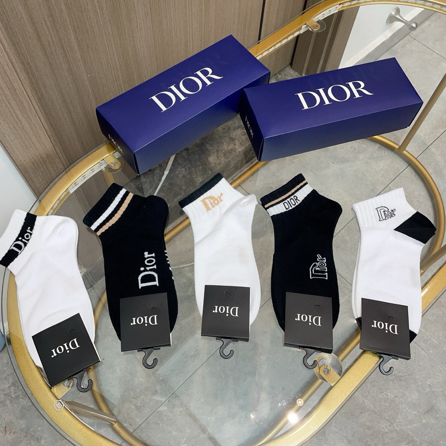 NO:767043,Comes with packaging [five pairs in a box] DIOR Dior ins super popular small items, Vintage must-have items, short styles, must-have items for fashionistas, hot style, retro tattoo socks, classic logo letter socks, personalized fashionable and versatile style, you deserve it Socks, stockings, socks, dior, dior, socks19860909配包装【一盒五双】DIOR 迪奥ins超火爆小单品,Vintage 必备单品 短款潮人必备 爆款,复古纹身短袜经典logo字母短袜,个性时尚百搭款,你值得拥有哦袜子,丝袜,袜子,dior,dior,socks,accessory