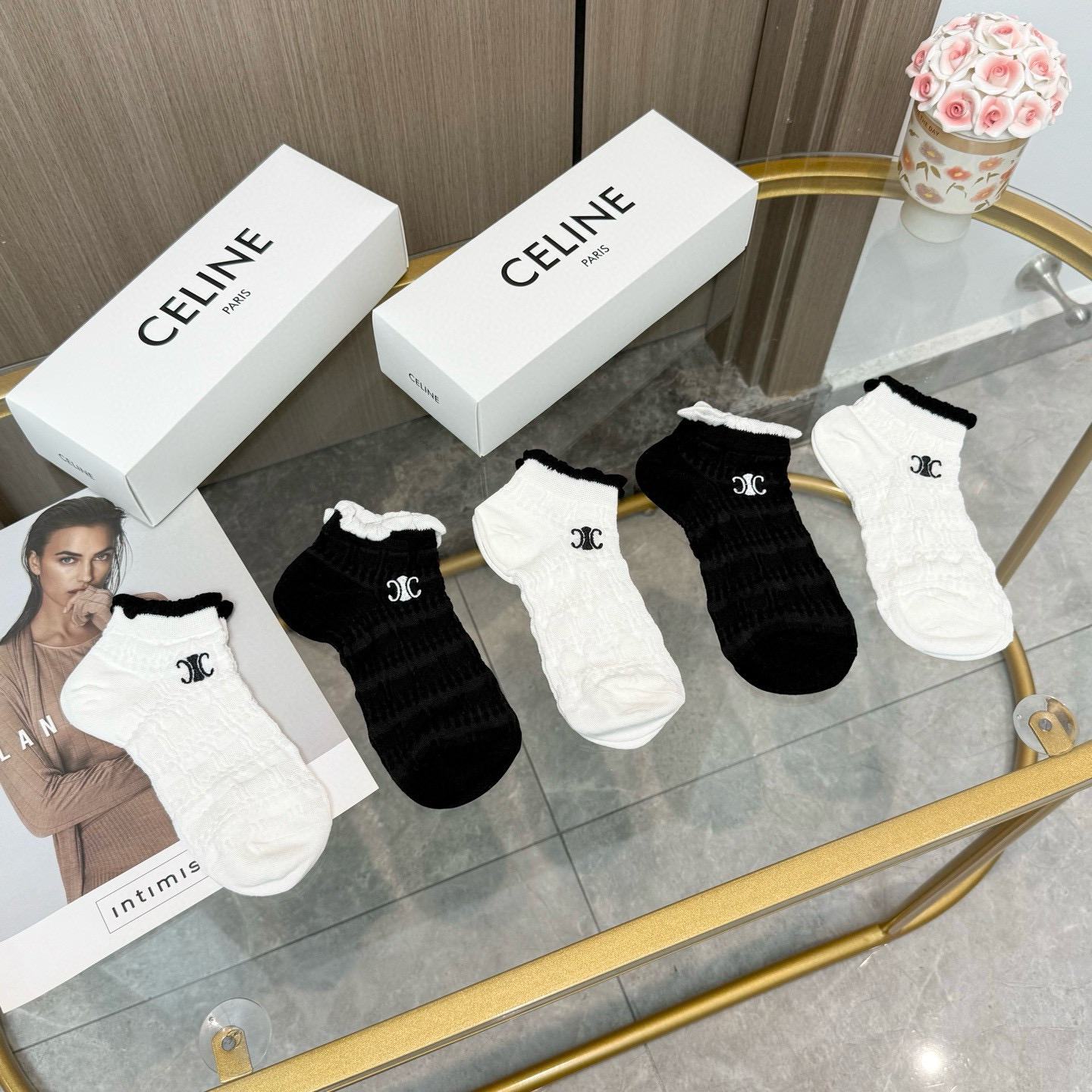 NO:767190,Comes with packaging [five pairs in a box] Celine's popular high-end version of boat socks ~ It's so good to see it. European and American big-name boat socks are indispensable for fashionistas. They are high-quality socks that can be purchased at counters. They match very well and are very fashionable. Recommended, recommended, recommended~~ A must-have fashionable item!  !  socks, stockings, socks, celine, celine, socks19860909配包装【一盒五双】Celine赛琳 爆款船袜高版本 ～好看到爆炸 欧美大牌船袜潮人必不能少的专柜代购品质 袜子 ,搭配起来超高逼格 时髦度爆表啊啊啊啊～～推荐推荐推荐～～必入时髦小单品！！袜子,丝袜,袜子,celine,celine,socks,accessory