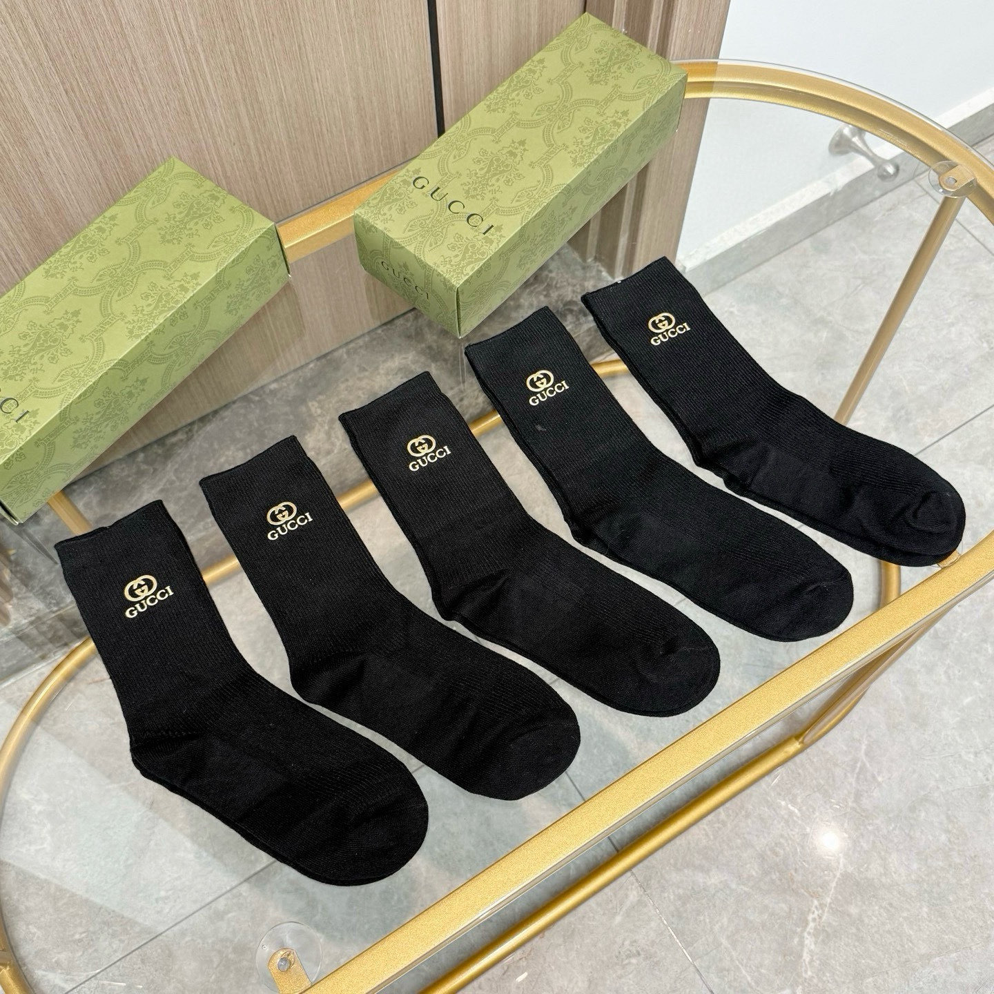 NO:767206,Comes with packaging [five pairs in a box] GUCCI Gucci high version ~ Look great. GUCCI double-needle hot-printed cashmere mid-calf socks, super soft and glutinous. GUCCI counter-purchased high-quality mid-calf socks that are indispensable for fashionistas. They match with super high-end styles and are so fashionable~~ Recommended, recommended, recommended~~ A must-have fashionable item!  !  !  socks, stockings, socks, gucci, socks19860909配包装【一盒五双】GUCCI 古奇高版本 ～好看到爆炸 GUCCI 袜子双针烫印羊绒中筒袜,超软糯潮人必不能少的 GUCCI 专柜代购品质 中筒袜子 ,搭配起来超高逼格 时髦度爆表啊啊啊啊～～推荐推荐推荐～～必入时髦小单品！！！袜子,丝袜,袜子,gucci,socks,accessory