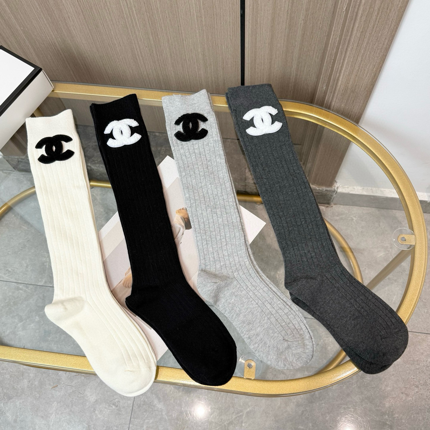 NO:767178,Comes with packaging [four pairs in a box] CHANEL · Chanel's super popular Internet celebrity socks CHANEL official website synchronized letter calf socks, recommended by ins stars and Internet celebrities, extremely popular pure cotton material, light, soft and breathable, suitable for all seasons, European and American big-name street essential socks, stockings, socks, chanel, chanel, socks19860909配包装【一盒四双】CHANEL · 香奈儿超级爆款网红袜子CHANEL官网同步字母小腿袜,ins明星网红推荐火爆至极纯棉材质,轻薄柔软透气,四季通用,欧美大牌街头必备袜子,丝袜,袜子,chanel,chanel,socks,accessory