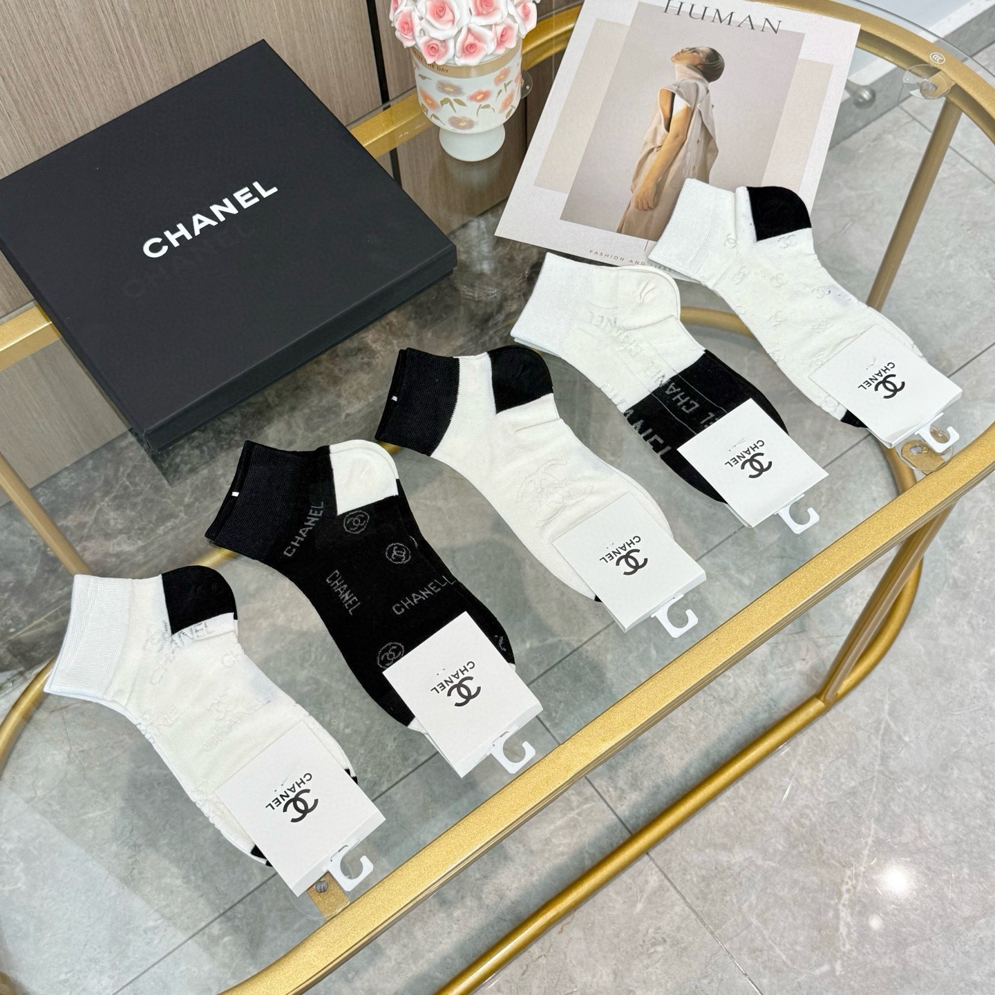NO:768094,[Five pairs in a box] CHANEL Chanel’s high-end version ~ Super soft and waxy socks, super soft and glutinous, a must-have for trendy people. CHANEL counter-purchased quality boat socks, super stylish when paired together, super fashionable~~ Recommended, recommended, recommended~~ A must-have fashionable item!  !  !  socks, stockings, socks, chanel, chanel, socks19860909【一盒五双】CHANEL香奈儿高版本 ～好看到爆炸小香 袜子船袜,超软糯潮人必不能少的CHANEL专柜代购品质 船袜袜子 ,搭配起来超高逼格 时髦度爆表啊啊啊啊～～推荐推荐推荐～～必入时髦小单品！！！袜子,丝袜,袜子,chanel,chanel,socks,accessory