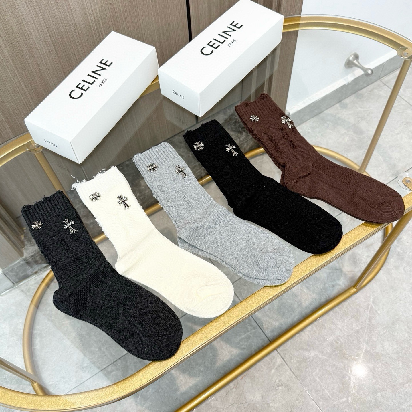 NO:769198,Comes with packaging [five pairs in a box] Croix Heart’s popular high-socks high version ~ It’s so good to see the explosion. European and American big-name high-socks are indispensable for fashionistas. They are high-quality socks that can be purchased at counters. They are super stylish when paired with them. They are so fashionable~~ Recommended, recommended, recommended~~ A must-have fashionable item!  !  socks, stockings, socks, chrome hearts, socks19860909配包装【一盒五双】克罗心 爆款高筒袜高版本 ～好看到爆炸 欧美大牌高筒袜潮人必不能少的专柜代购品质 袜子 ,搭配起来超高逼格 时髦度爆表啊啊啊啊～～推荐推荐推荐～～必入时髦小单品！！袜子,丝袜,袜子,chrome hearts,socks,accessory