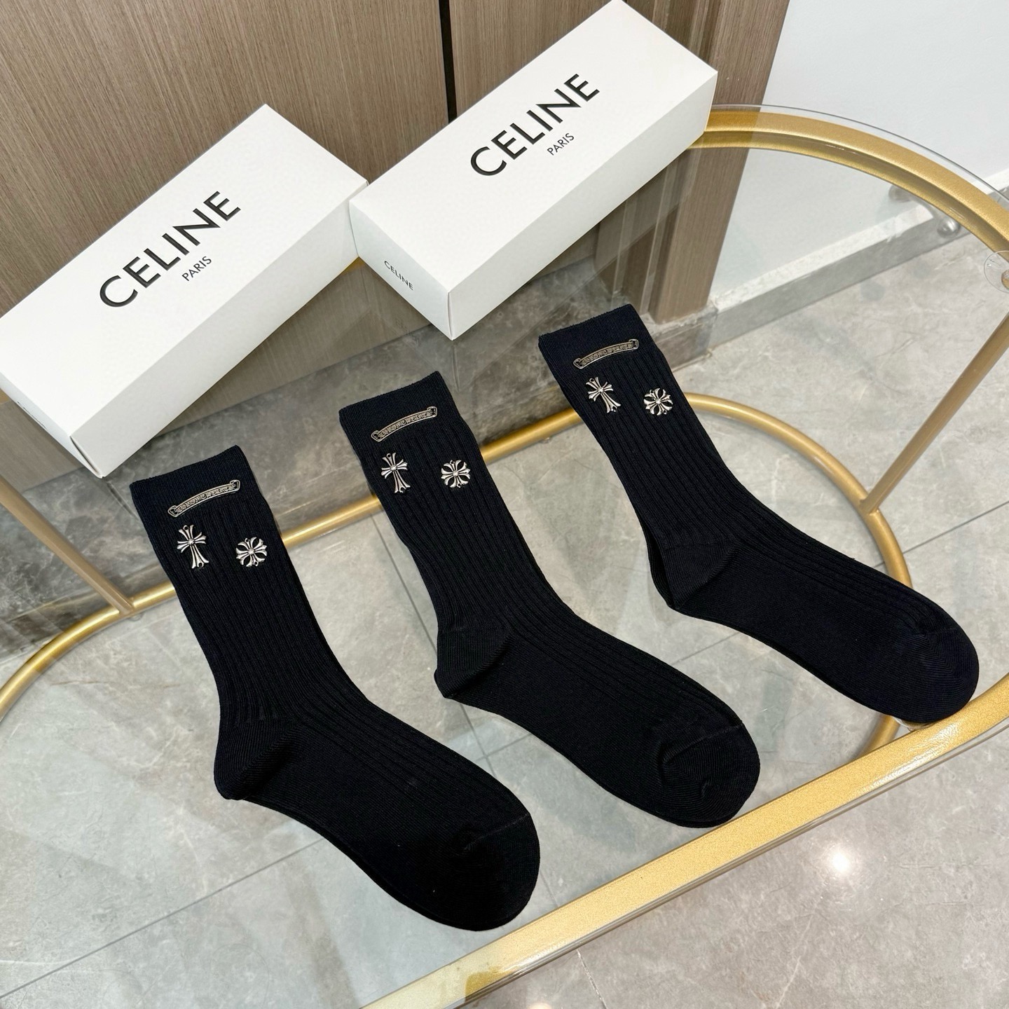 NO:769251,Comes with packaging [three pairs in a box] Croix Heart’s hot-selling high-top socks, high version ~ It’s so good to see the explosion. European and American big-name high-top socks are indispensable for fashionistas. They are high-quality socks that can be purchased at counters. They are super stylish when paired with them. They are so fashionable~~ Recommended, recommended, recommended~~ A must-have fashionable item!  !  socks, stockings, socks, chrome hearts, socks19860909配包装【一盒三双】克罗心 爆款高筒袜高版本 ～好看到爆炸 欧美大牌高筒袜潮人必不能少的专柜代购品质 袜子 ,搭配起来超高逼格 时髦度爆表啊啊啊啊～～推荐推荐推荐～～必入时髦小单品！！袜子,丝袜,袜子,chrome hearts,socks,accessory