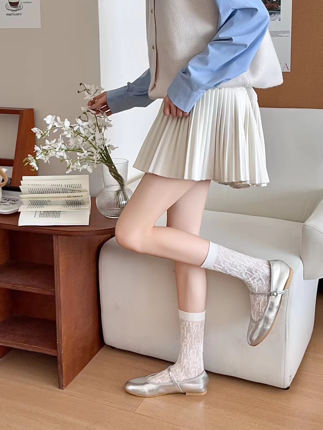 配包装【一盒四双】Dior · 迪奥❗️超级爆款网红袜子❗️D家官网同步提花字母小腿袜，ins明星网红推