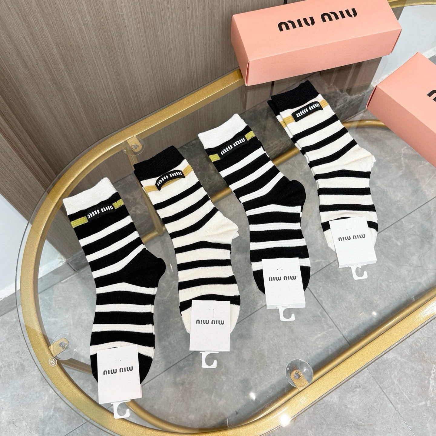 配包装【一盒四双】miumiu · 缪缪❗️高品质🔥超级爆款网红袜子❗️miu家官网同步饰品字母中筒袜，