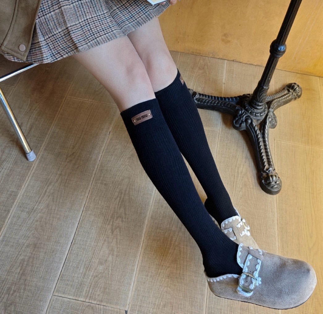 配包装【一盒一双】MIUMIU · 缪缪❗️超级爆款网红羊绒袜子❗️缪家官网同步字母羊绒小腿袜，ins明