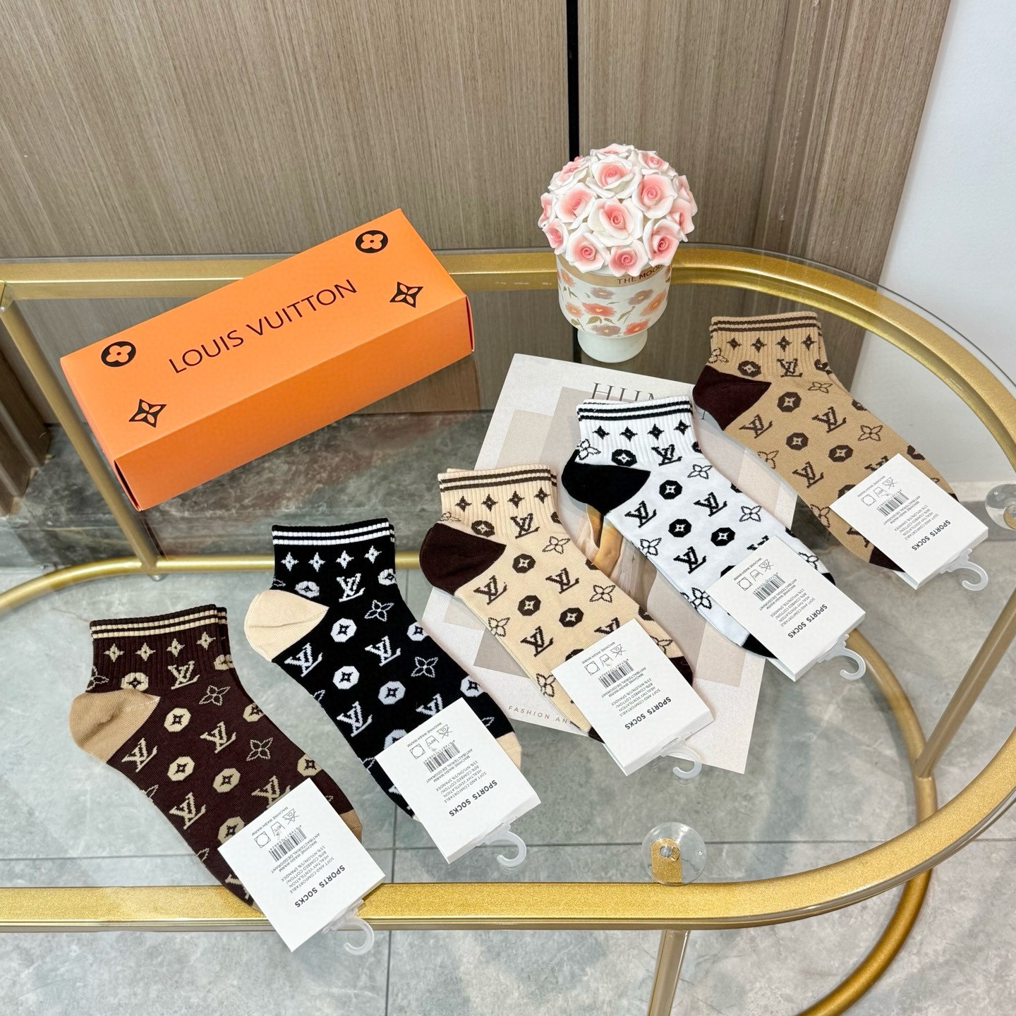 配包装【一盒五双】🌟LV 路易威登 爆款 船袜🌟高版本 ～好看到爆炸 欧美大牌船袜🔥男女款🌟潮人必不能少