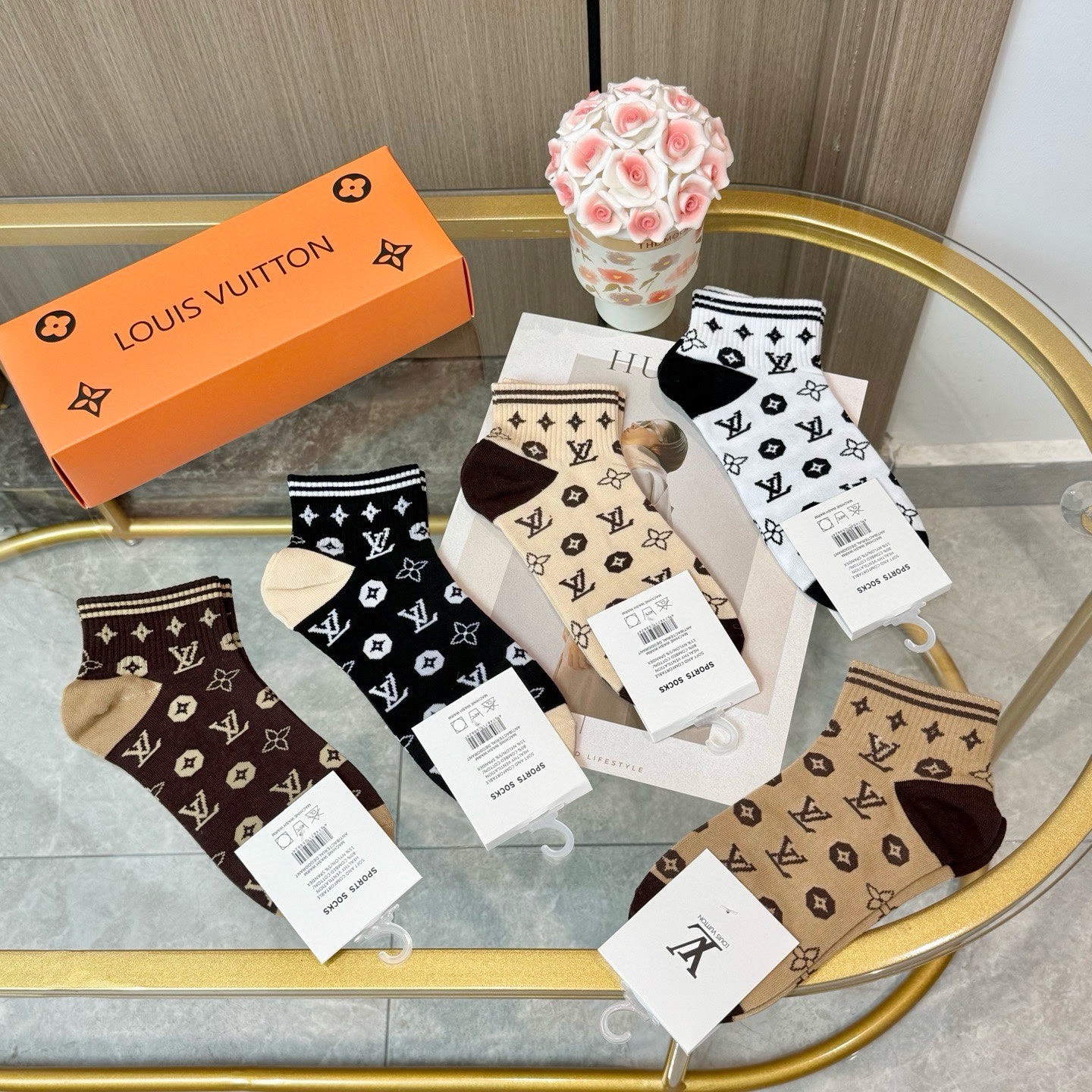 配包装【一盒五双】🌟LV 路易威登 爆款 船袜🌟高版本 ～好看到爆炸 欧美大牌船袜🔥男女款🌟潮人必不能少