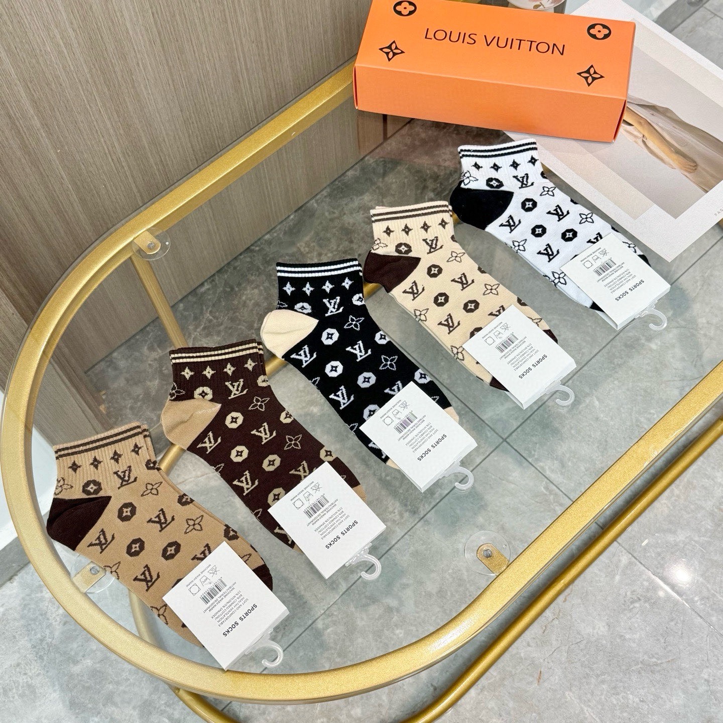 配包装【一盒五双】🌟LV 路易威登 爆款 船袜🌟高版本 ～好看到爆炸 欧美大牌船袜🔥男女款🌟潮人必不能少