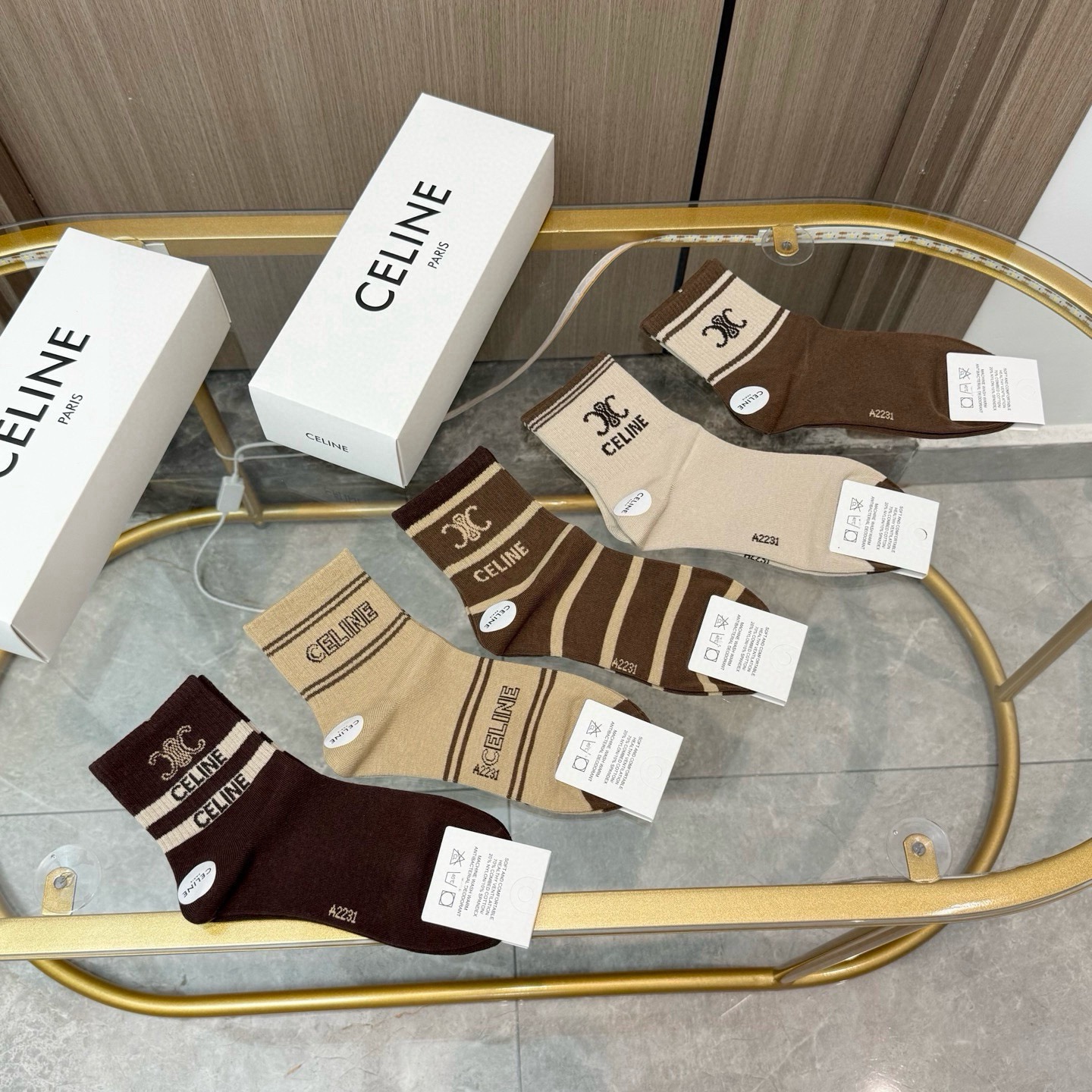 配包装【一盒五双】🌟Celine赛琳 爆款中筒袜🌟高版本 ～好看到爆炸 欧美大牌中筒袜🔥🌟潮人必不能少的