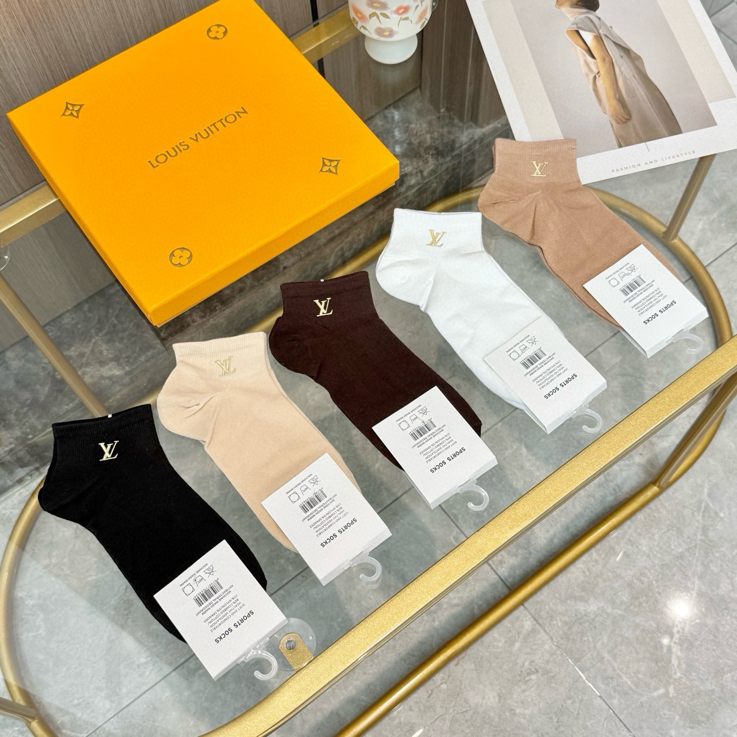 配包装【一盒五双】LV 路易威登❗️路易家新品烫金短筒男女款袜子❗️专柜同步长袜，超级经典的小香家标志百