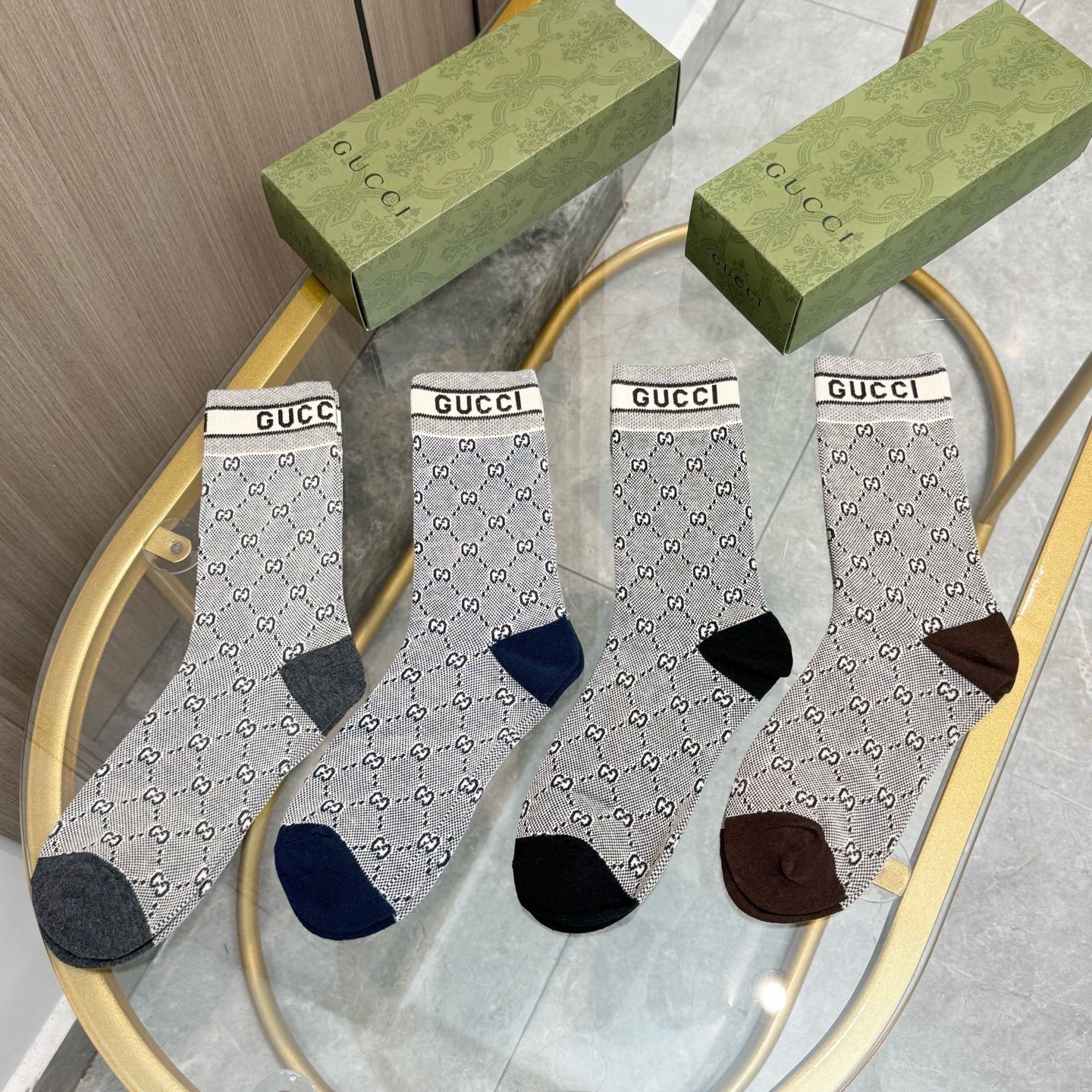 配包装【一盒四双】🌟GUCCI 古奇 爆款中筒袜🌟高版本 ～好看到爆炸 欧美大牌中筒袜🔥🌟潮人必不能少的