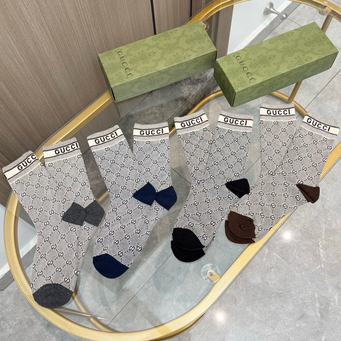 配包装【一盒四双】🌟GUCCI 古奇 爆款中筒袜🌟高版本 ～好看到爆炸 欧美大牌中筒袜🔥🌟潮人必不能少的