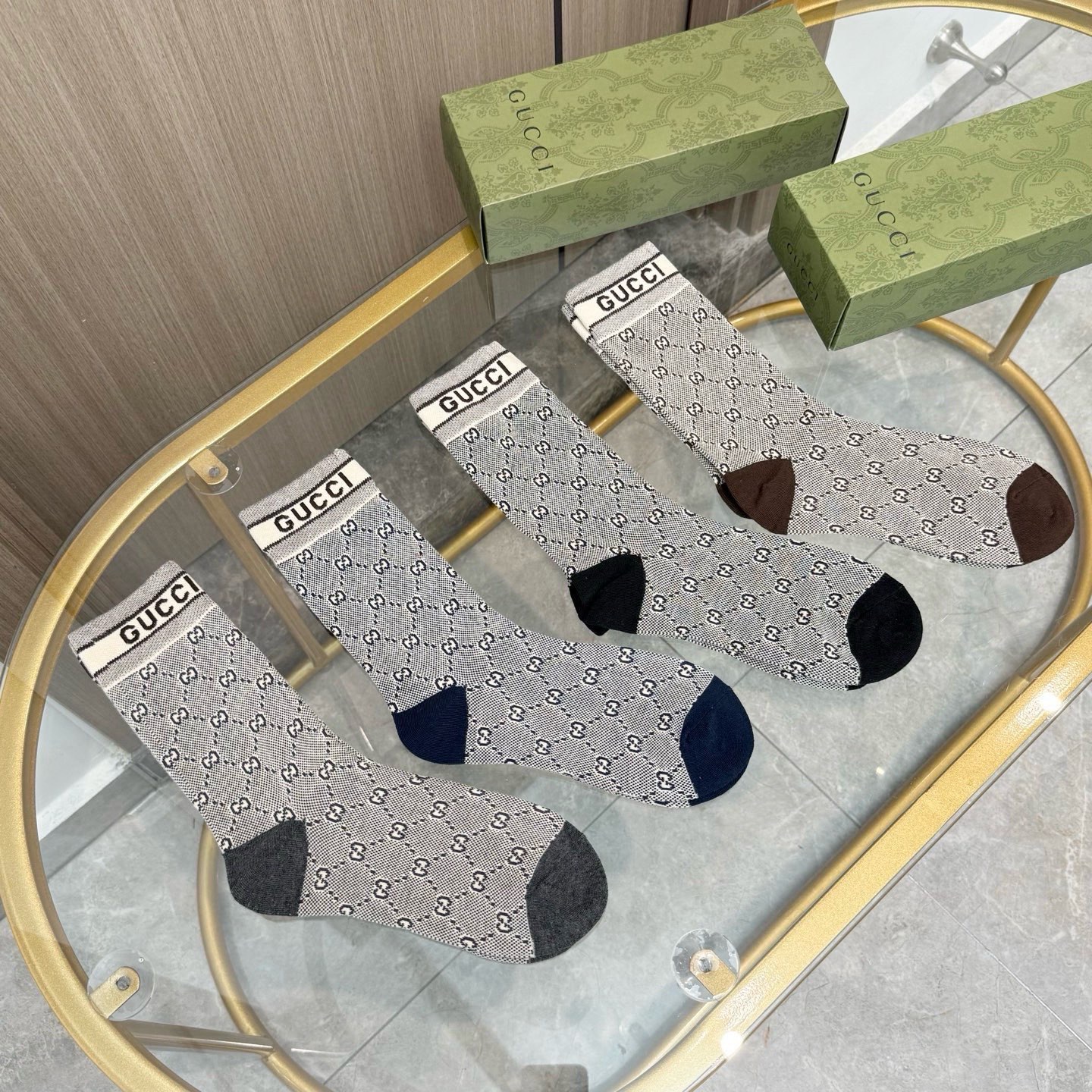 配包装【一盒四双】🌟GUCCI 古奇 爆款中筒袜🌟高版本 ～好看到爆炸 欧美大牌中筒袜🔥🌟潮人必不能少的