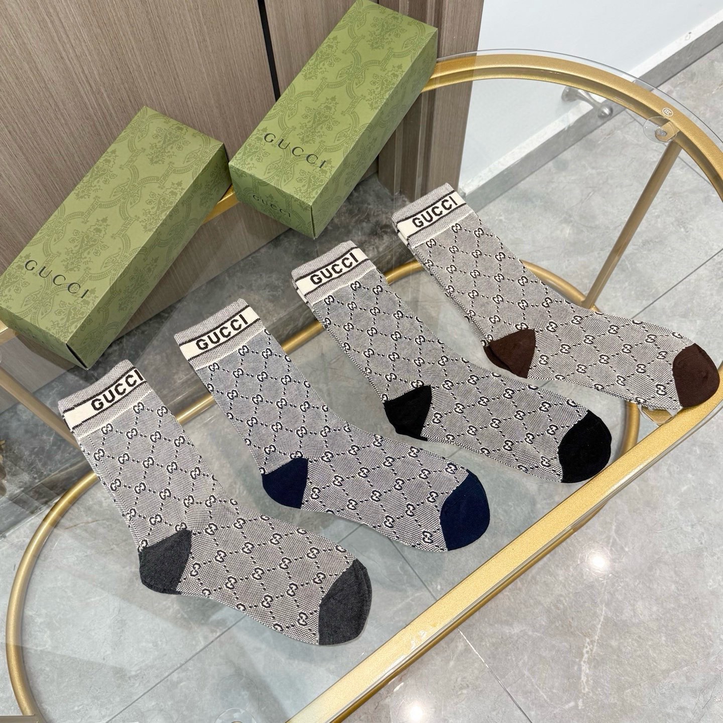 配包装【一盒四双】🌟GUCCI 古奇 爆款中筒袜🌟高版本 ～好看到爆炸 欧美大牌中筒袜🔥🌟潮人必不能少的
